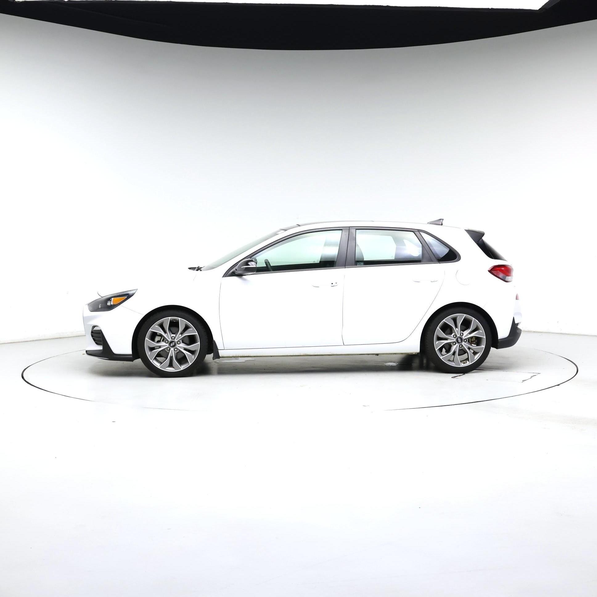 Thumbnail: 2019 Hyundai Elantra - 3