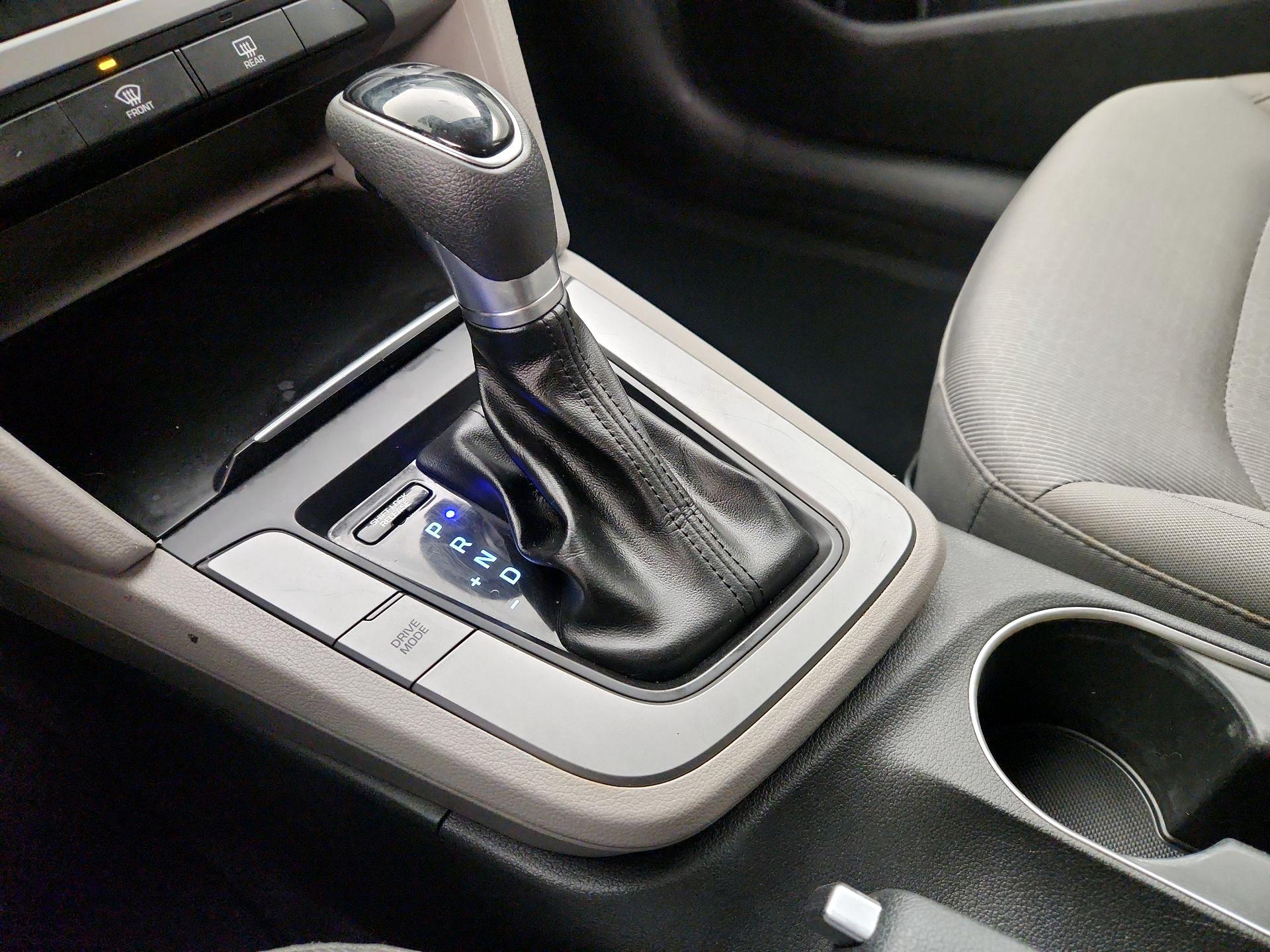 Thumbnail: 2018 Hyundai Elantra - 17