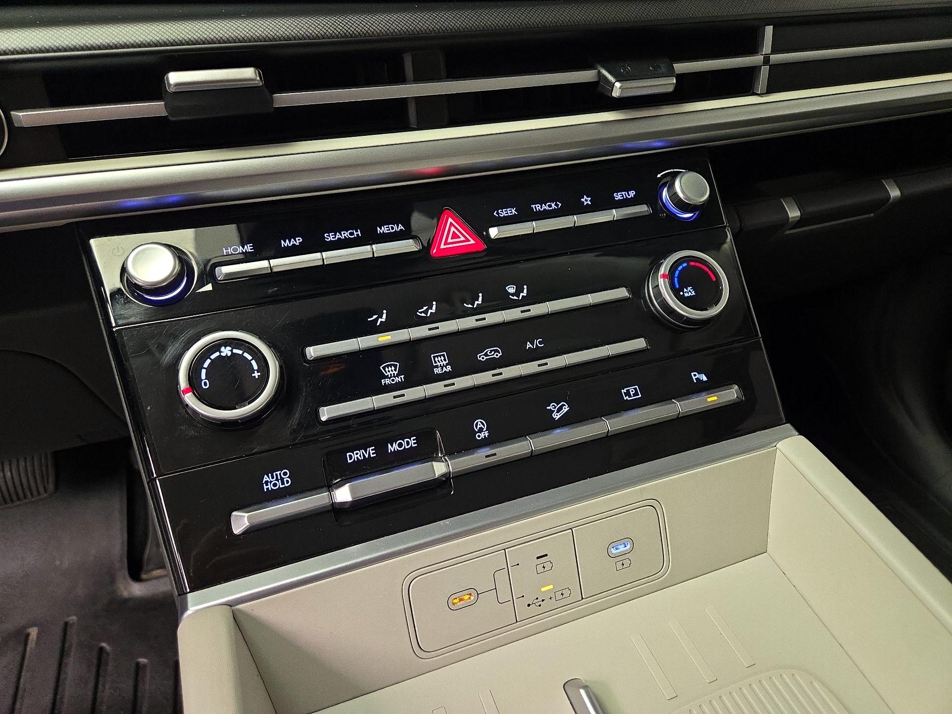 Thumbnail: 2024 Hyundai Santa Fe - 16