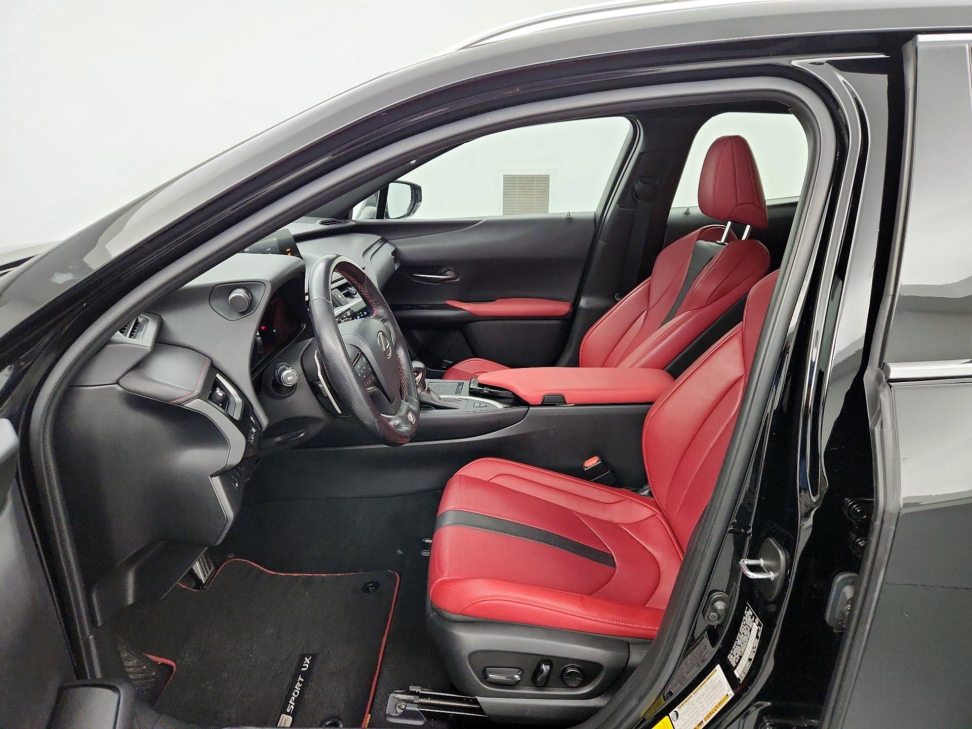 Thumbnail: 2019 Lexus UX - 11