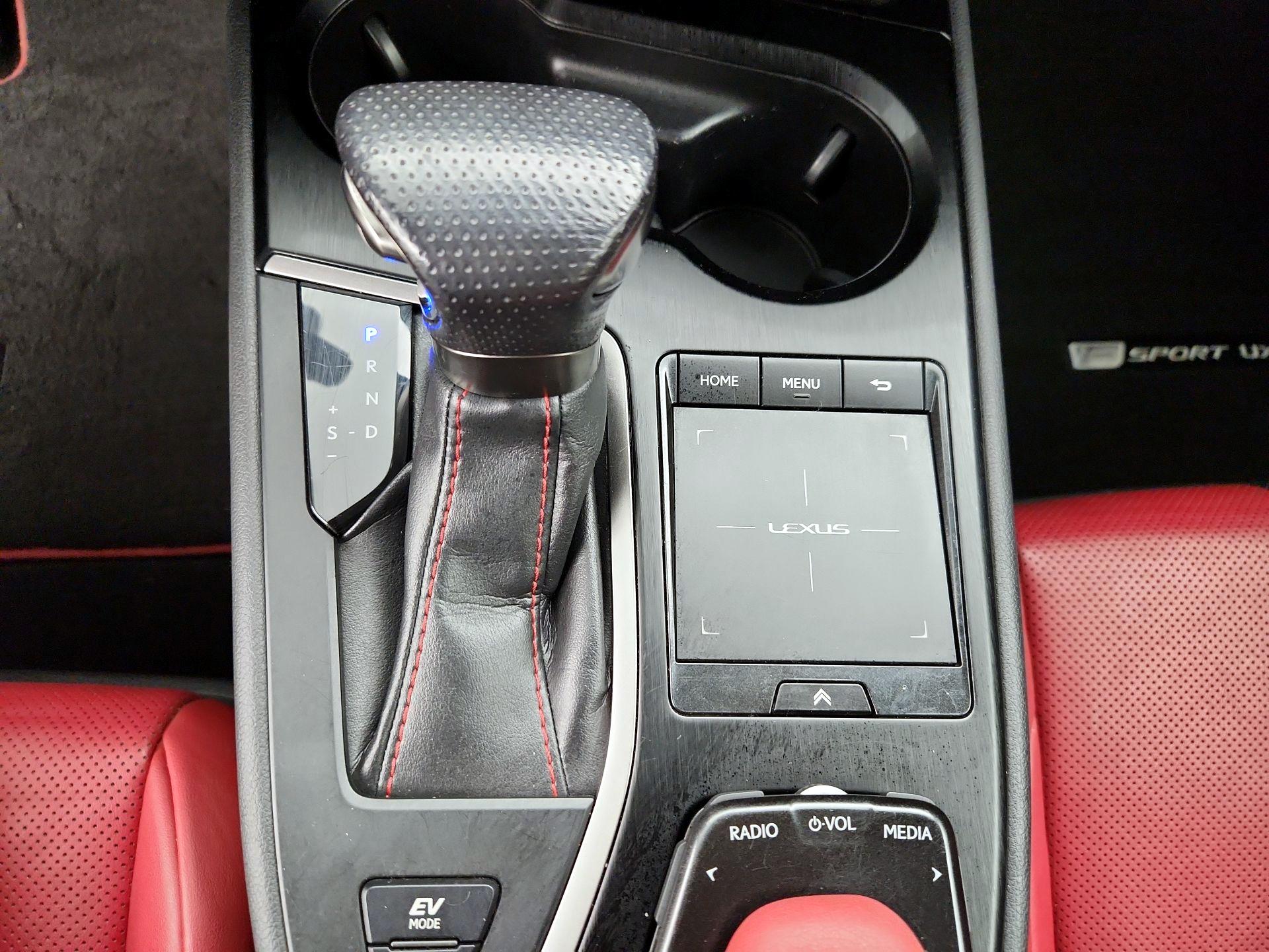 Thumbnail: 2019 Lexus UX - 17