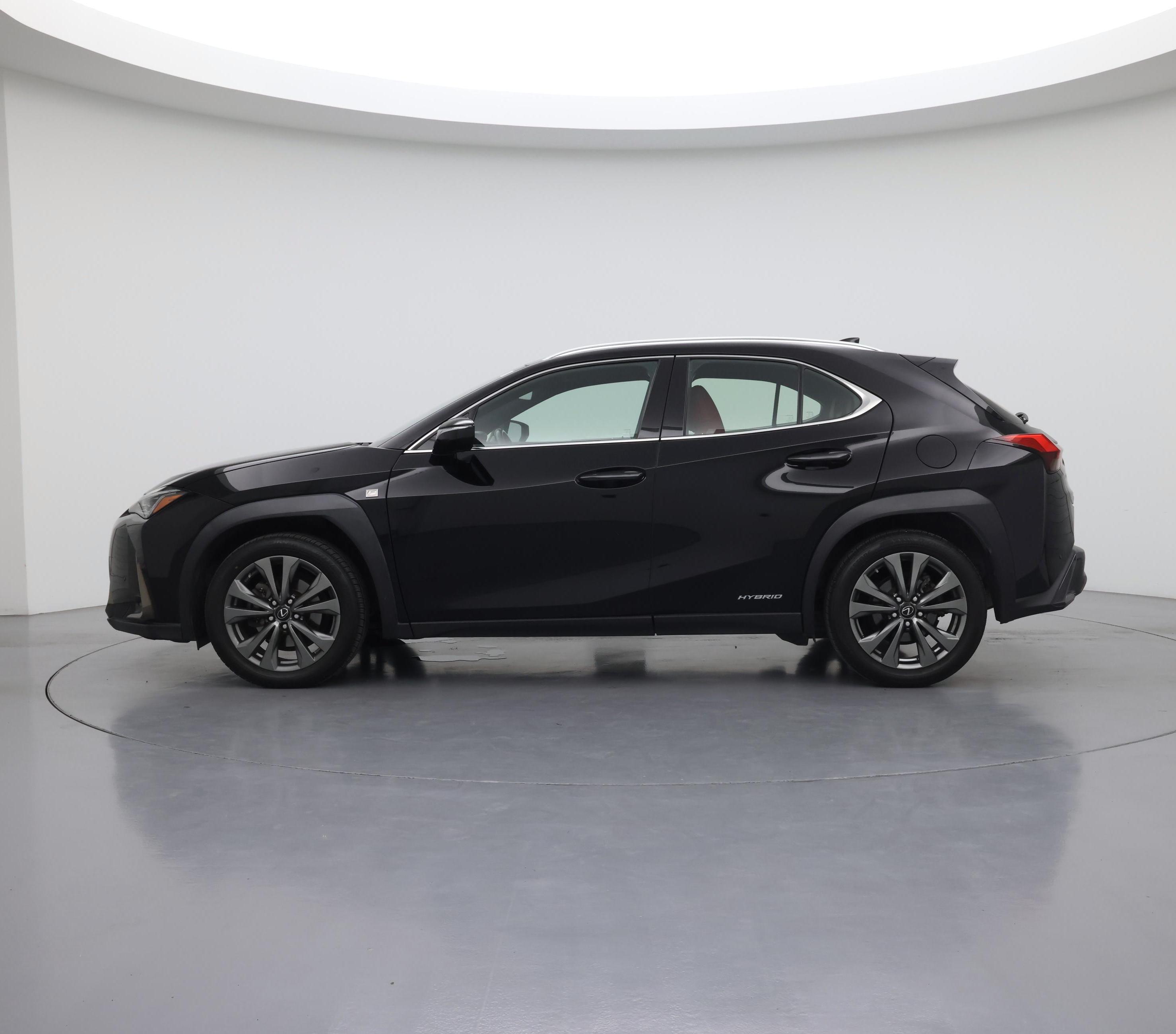 Thumbnail: 2019 Lexus UX - 3