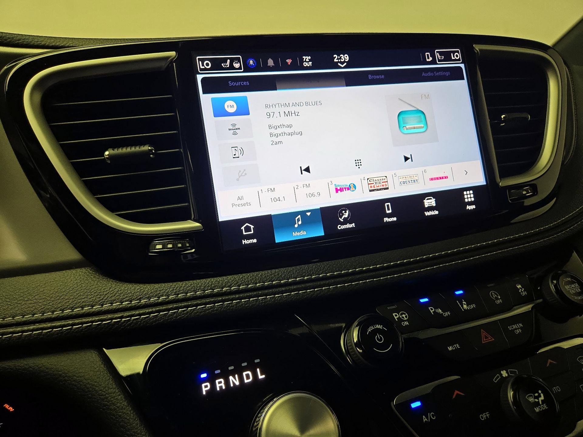 Thumbnail: 2025 Chrysler Pacifica - 15