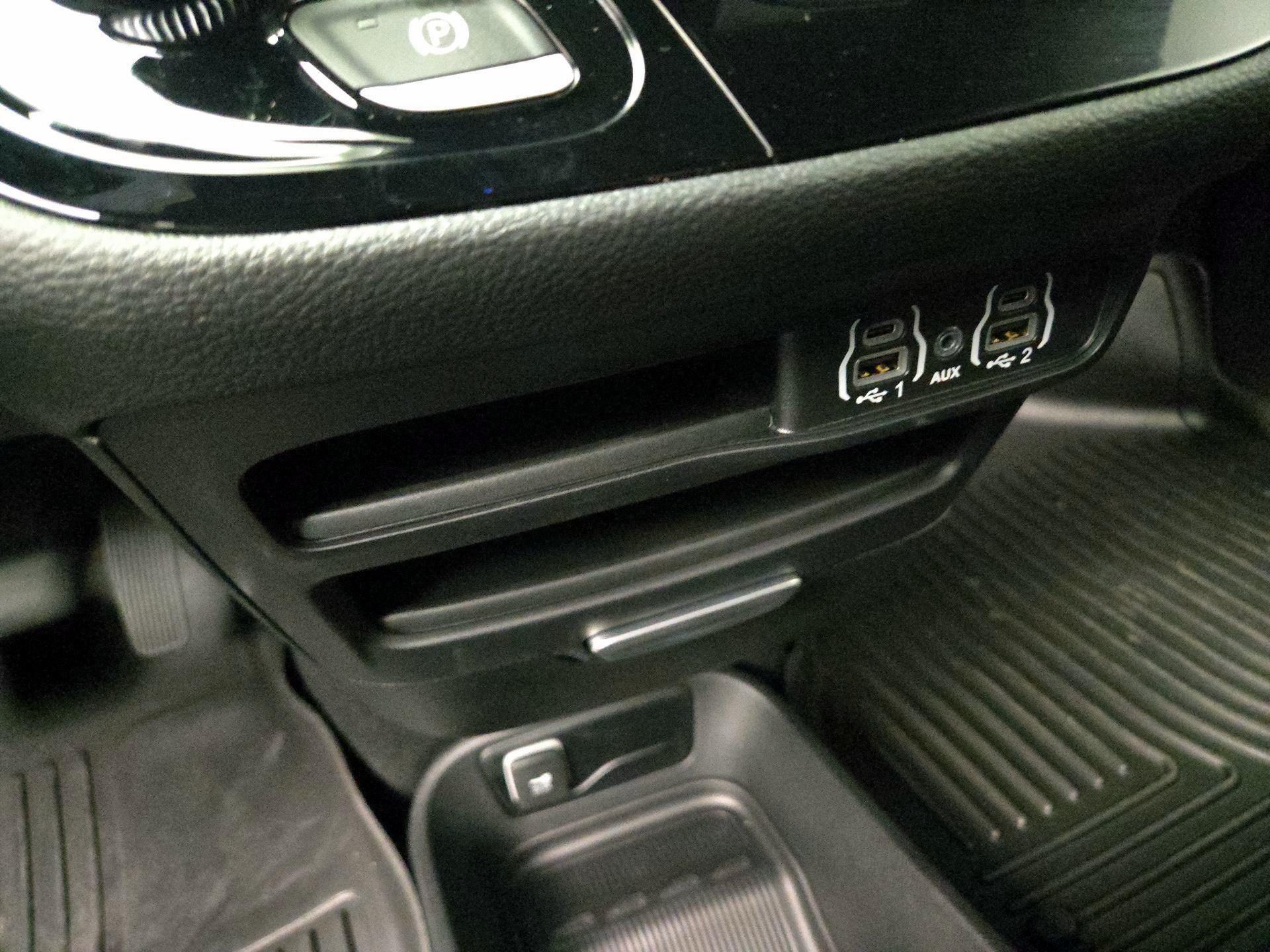 Thumbnail: 2025 Chrysler Pacifica - 18