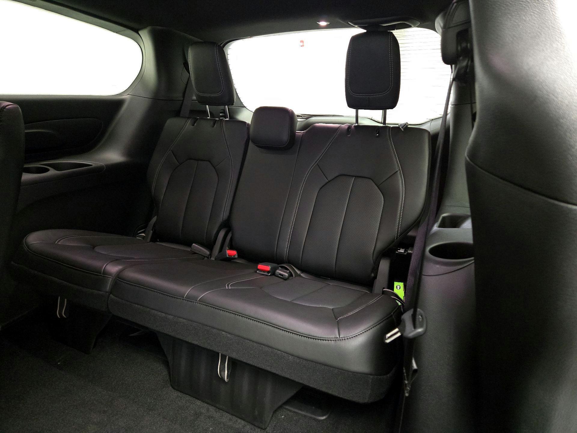 Thumbnail: 2025 Chrysler Pacifica - 20