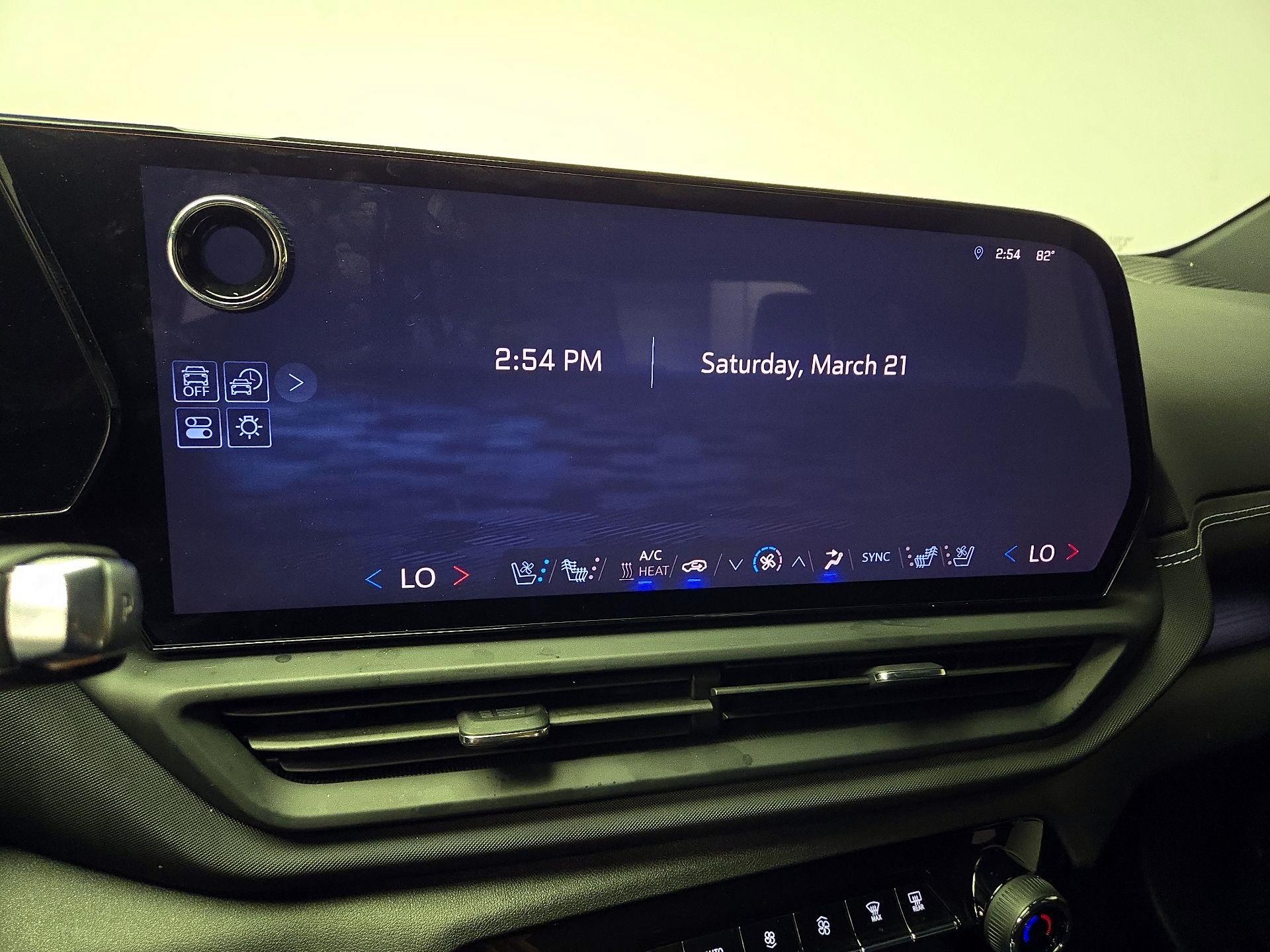 Thumbnail: 2025 Chevrolet Silverado EV - 15