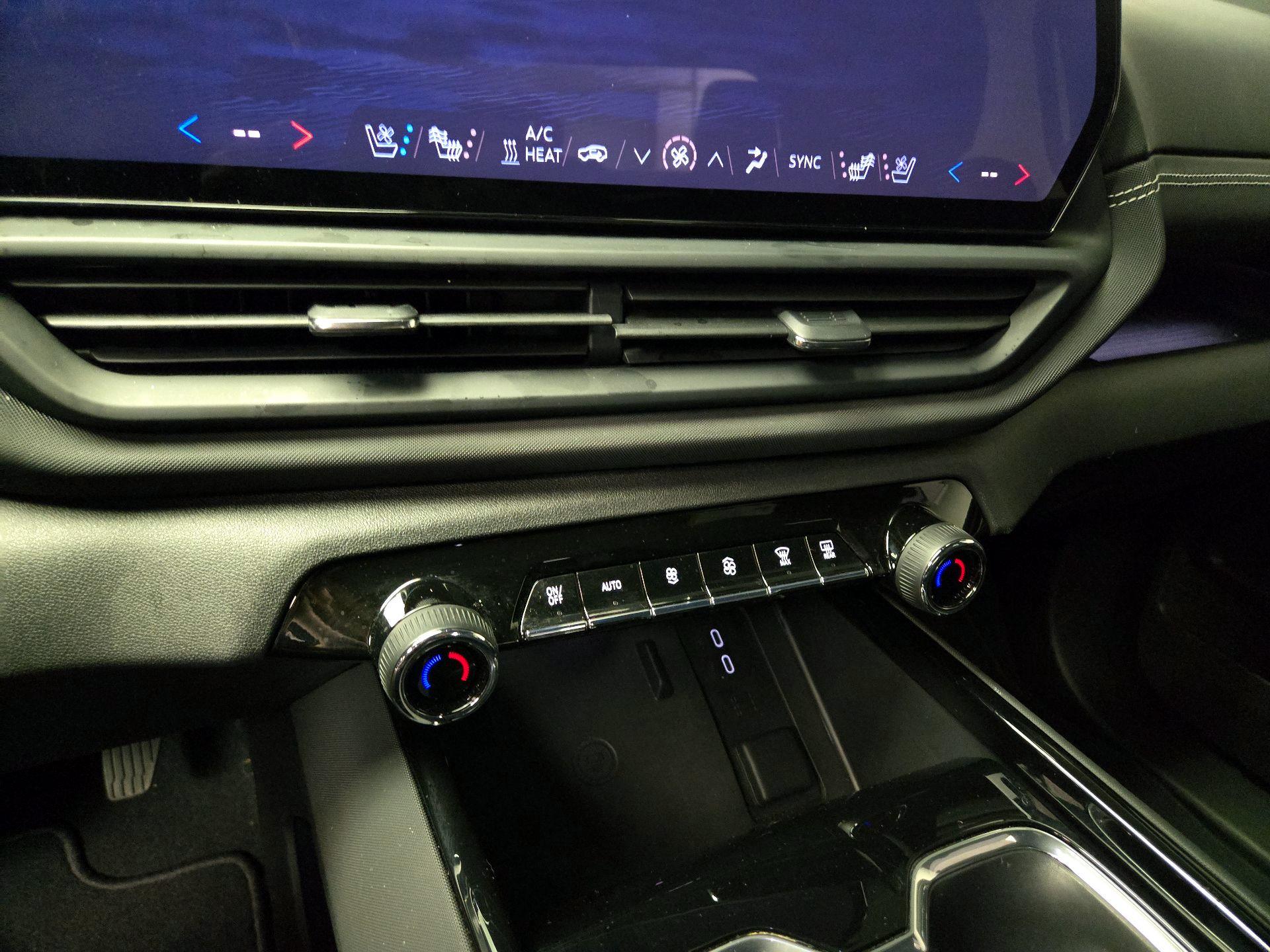 Thumbnail: 2025 Chevrolet Silverado EV - 16