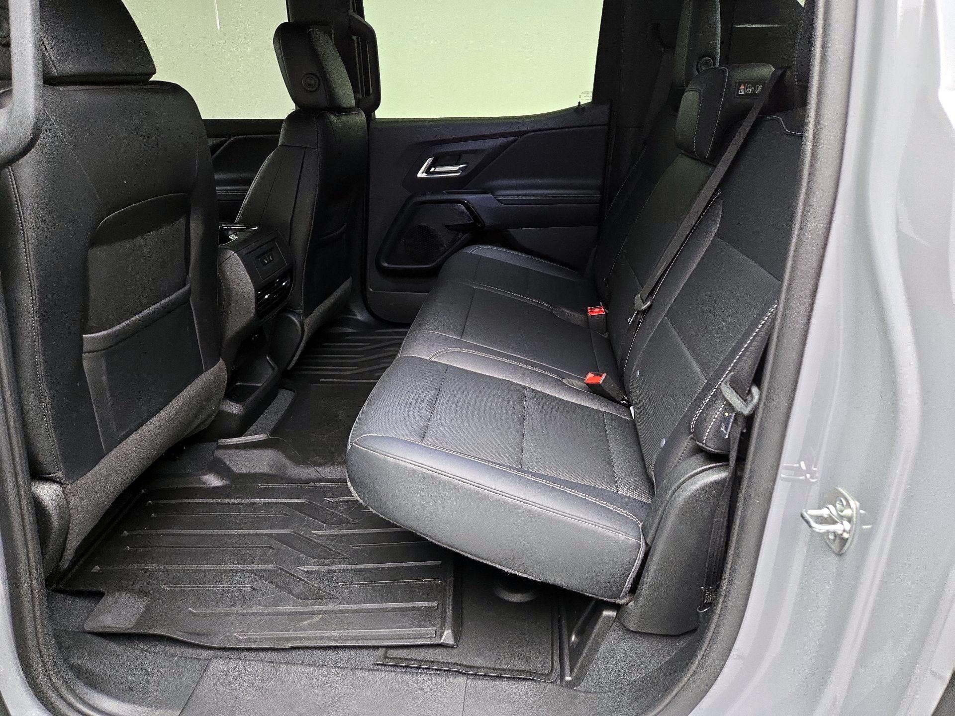Thumbnail: 2025 Chevrolet Silverado EV - 19