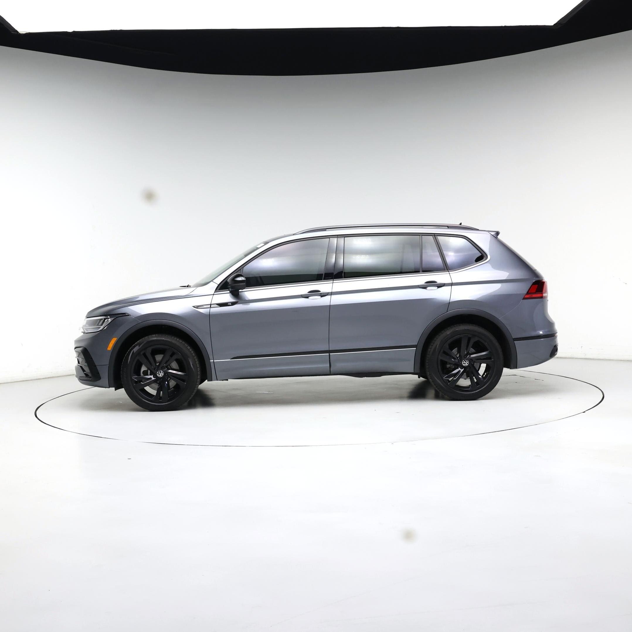 Thumbnail: 2024 Volkswagen Tiguan - 3