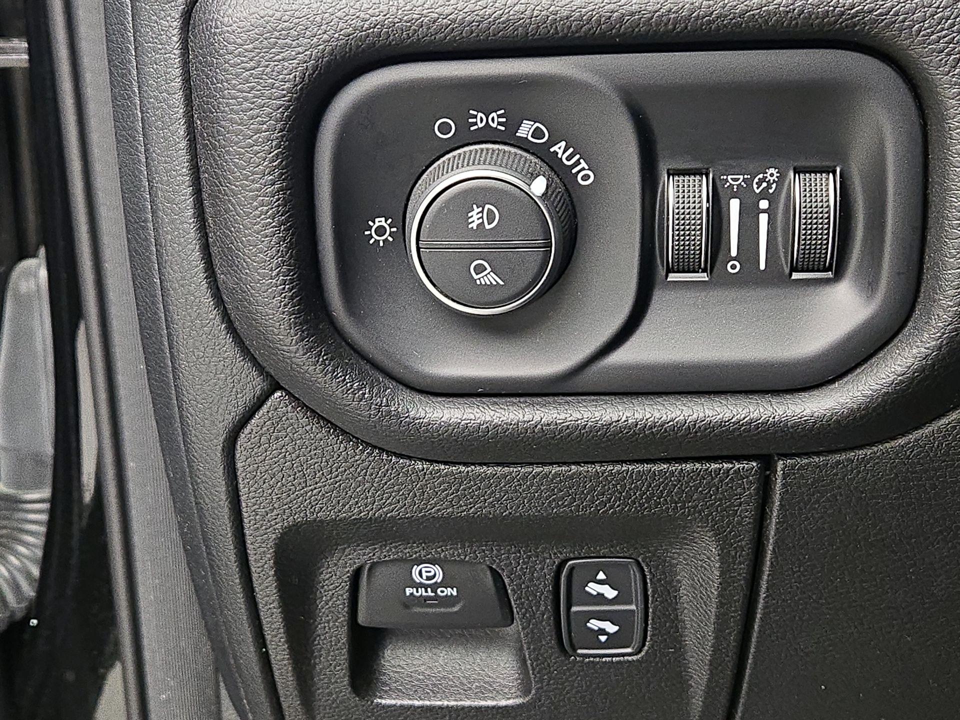 Thumbnail: 2025 RAM 1500 - 13