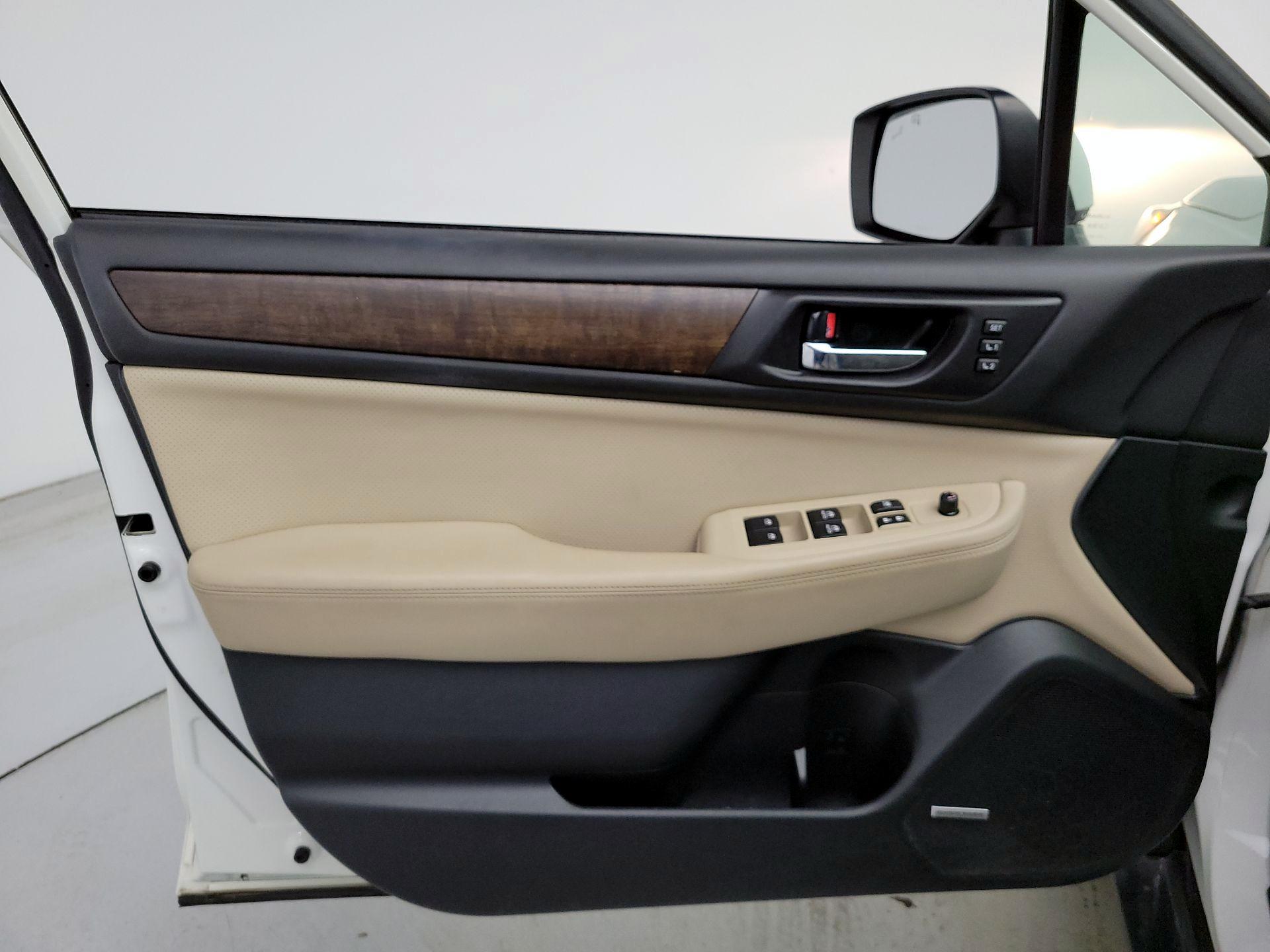 Thumbnail: 2015 Subaru Outback - 12
