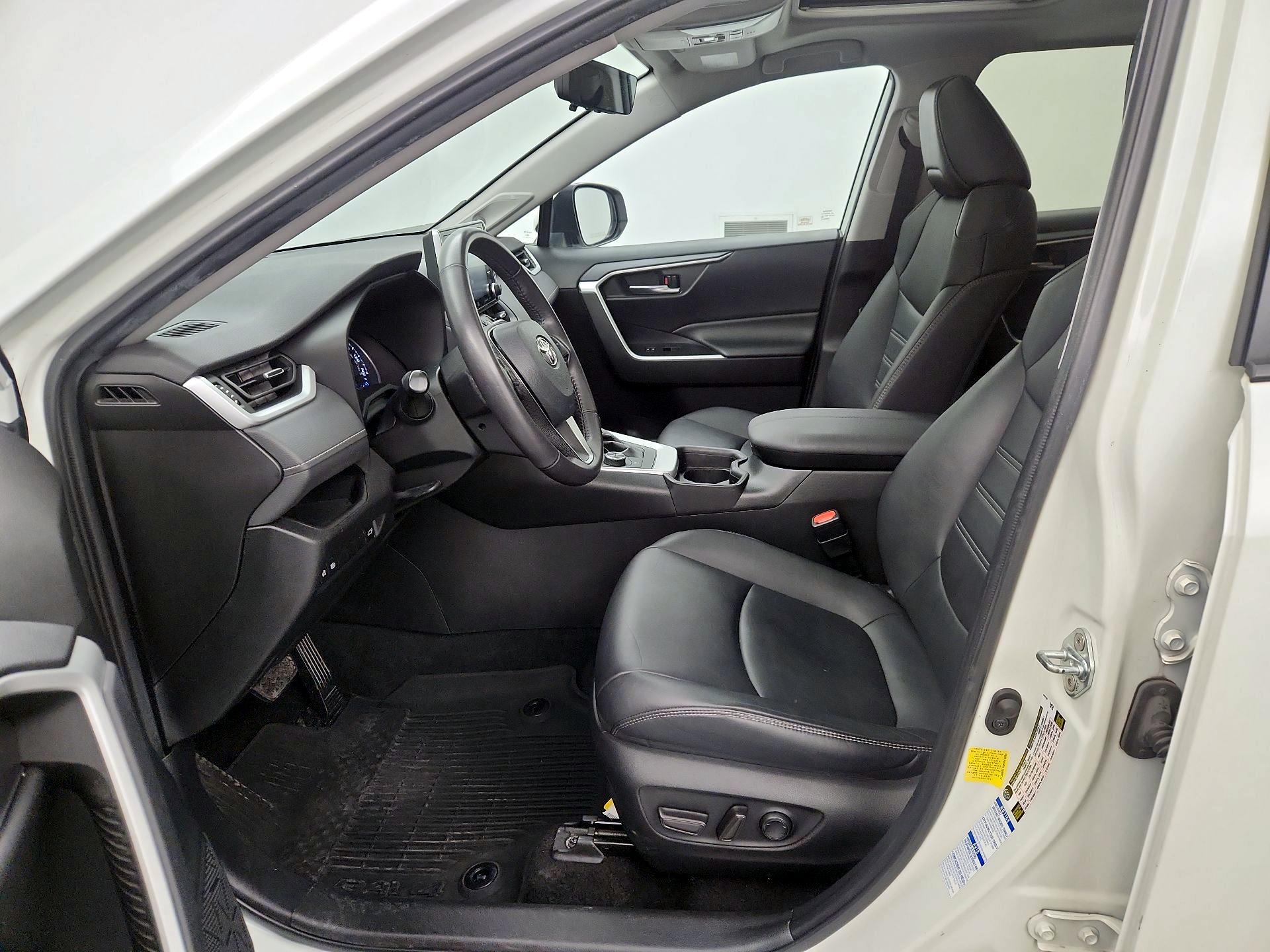 Thumbnail: 2021 Toyota RAV4 - 11