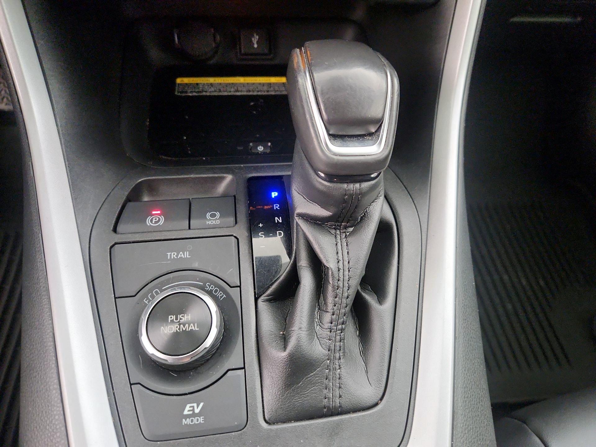 Thumbnail: 2021 Toyota RAV4 - 17