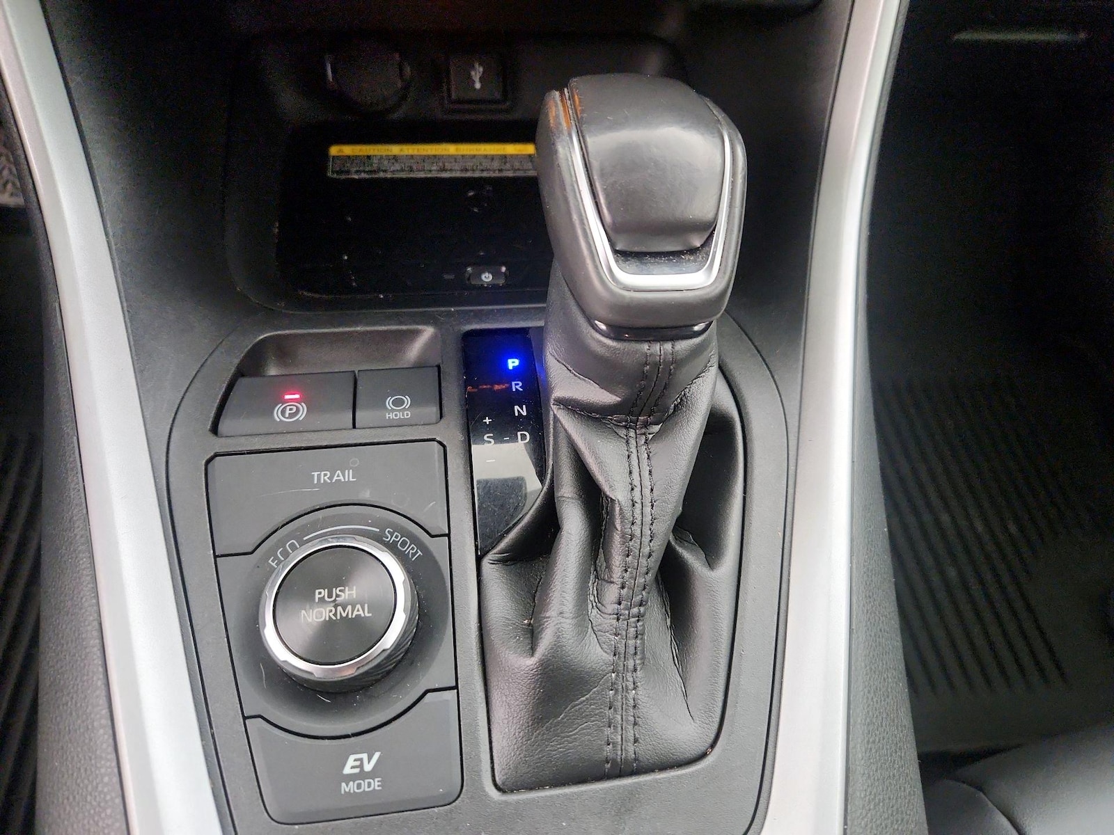 2021 Toyota RAV4 XLE Premium - Photo 18