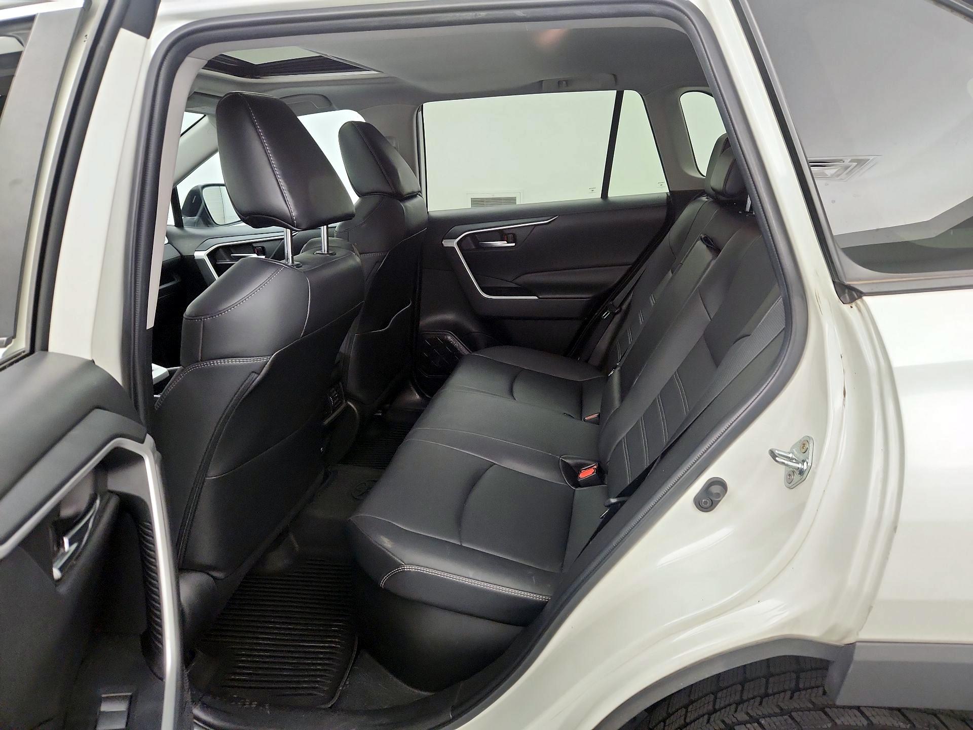 Thumbnail: 2021 Toyota RAV4 - 20