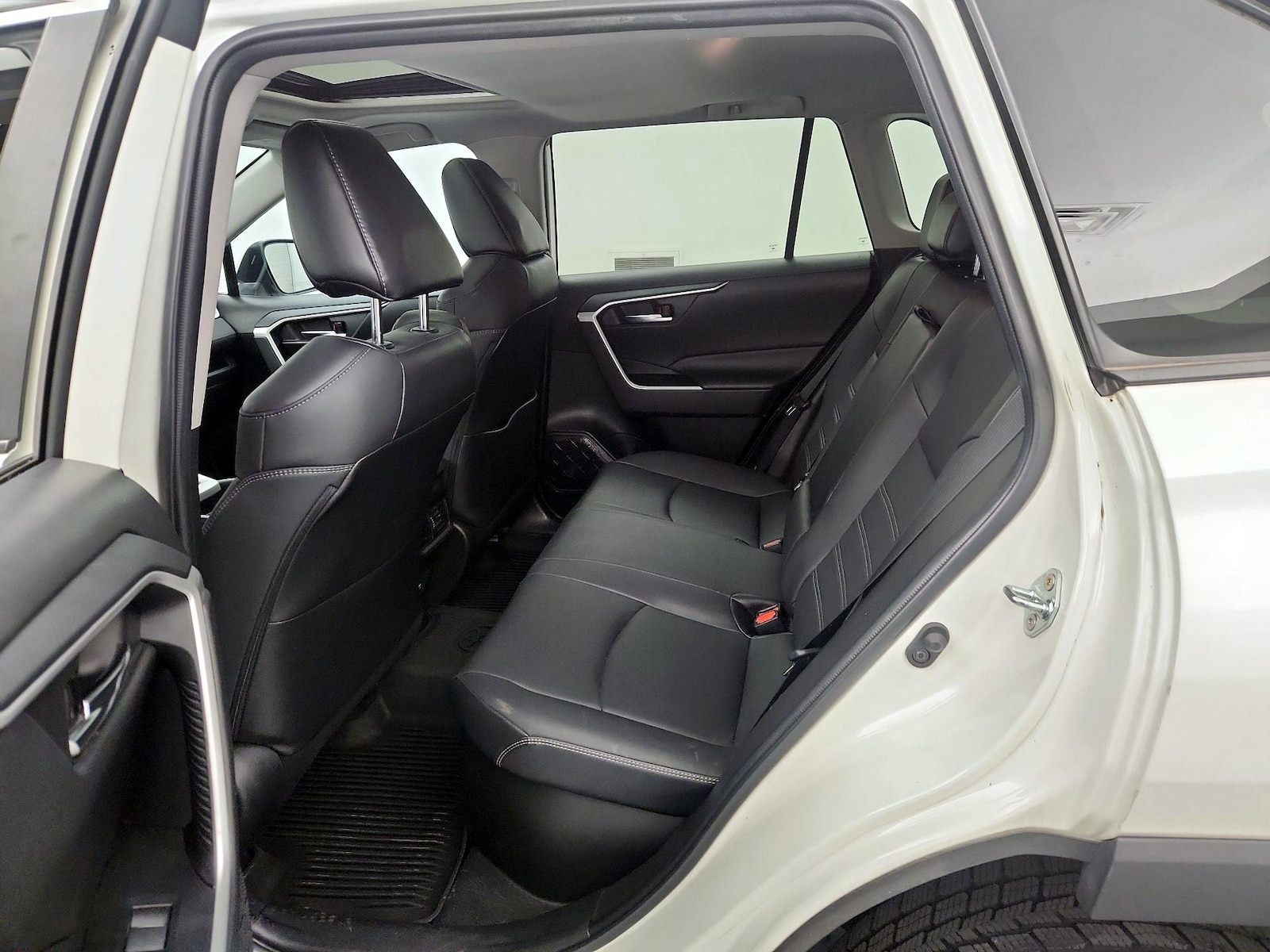 2021 Toyota RAV4 XLE Premium - Photo 21