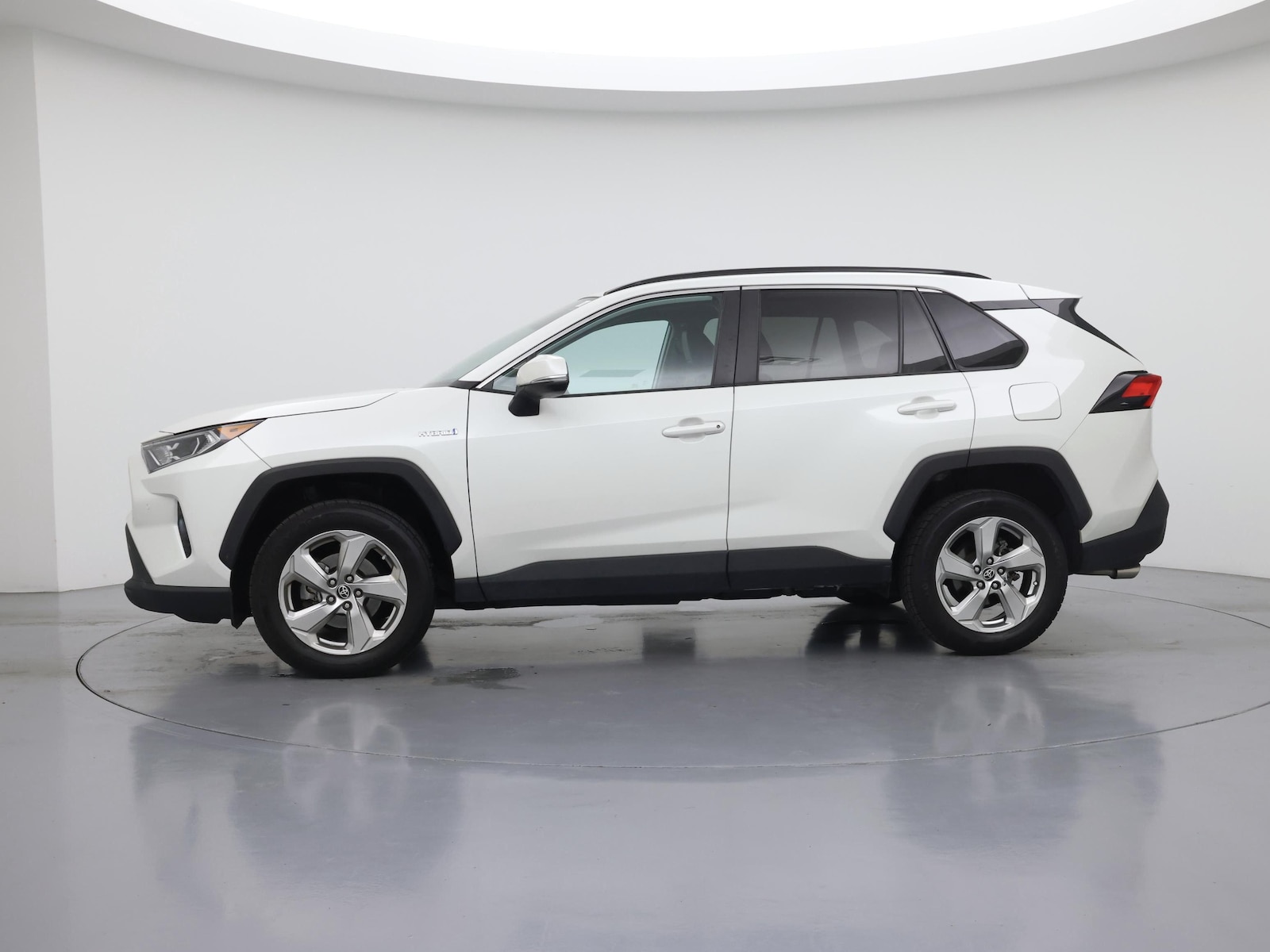 2021 Toyota RAV4 XLE Premium - Photo 4