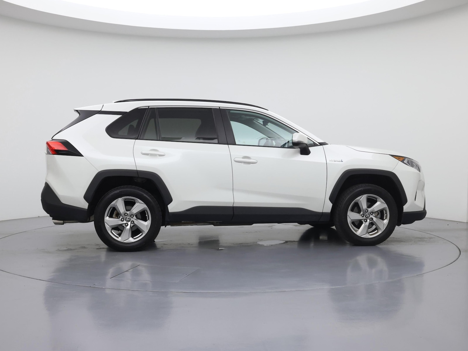 2021 Toyota RAV4 XLE Premium - Photo 8