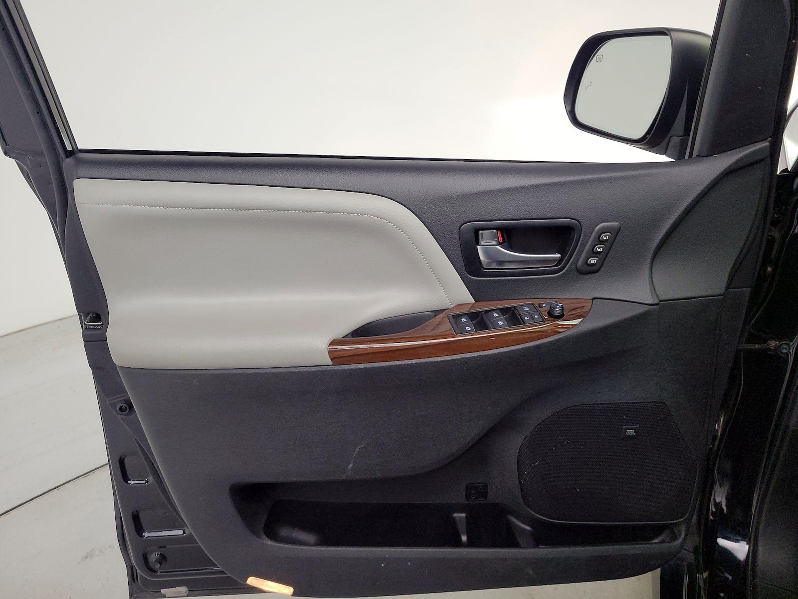 2019 Toyota Sienna Limited Premium - Photo 13