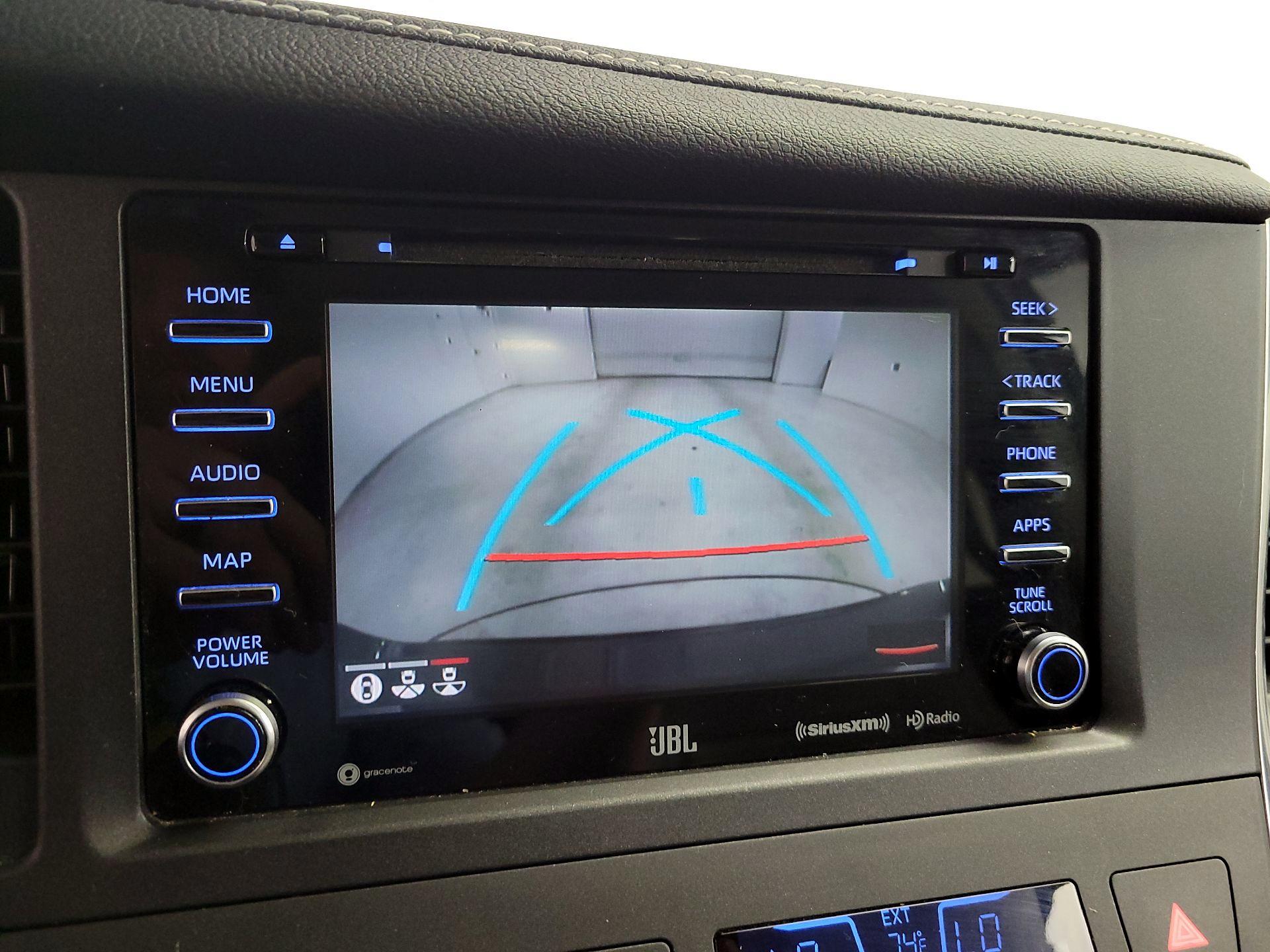 Thumbnail: 2019 Toyota Sienna - 15