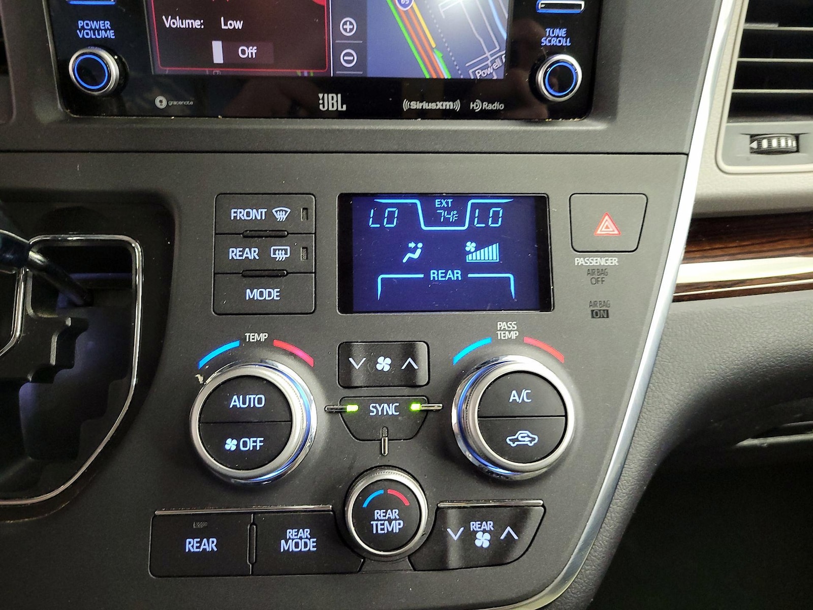 2019 Toyota Sienna Limited Premium - Photo 18