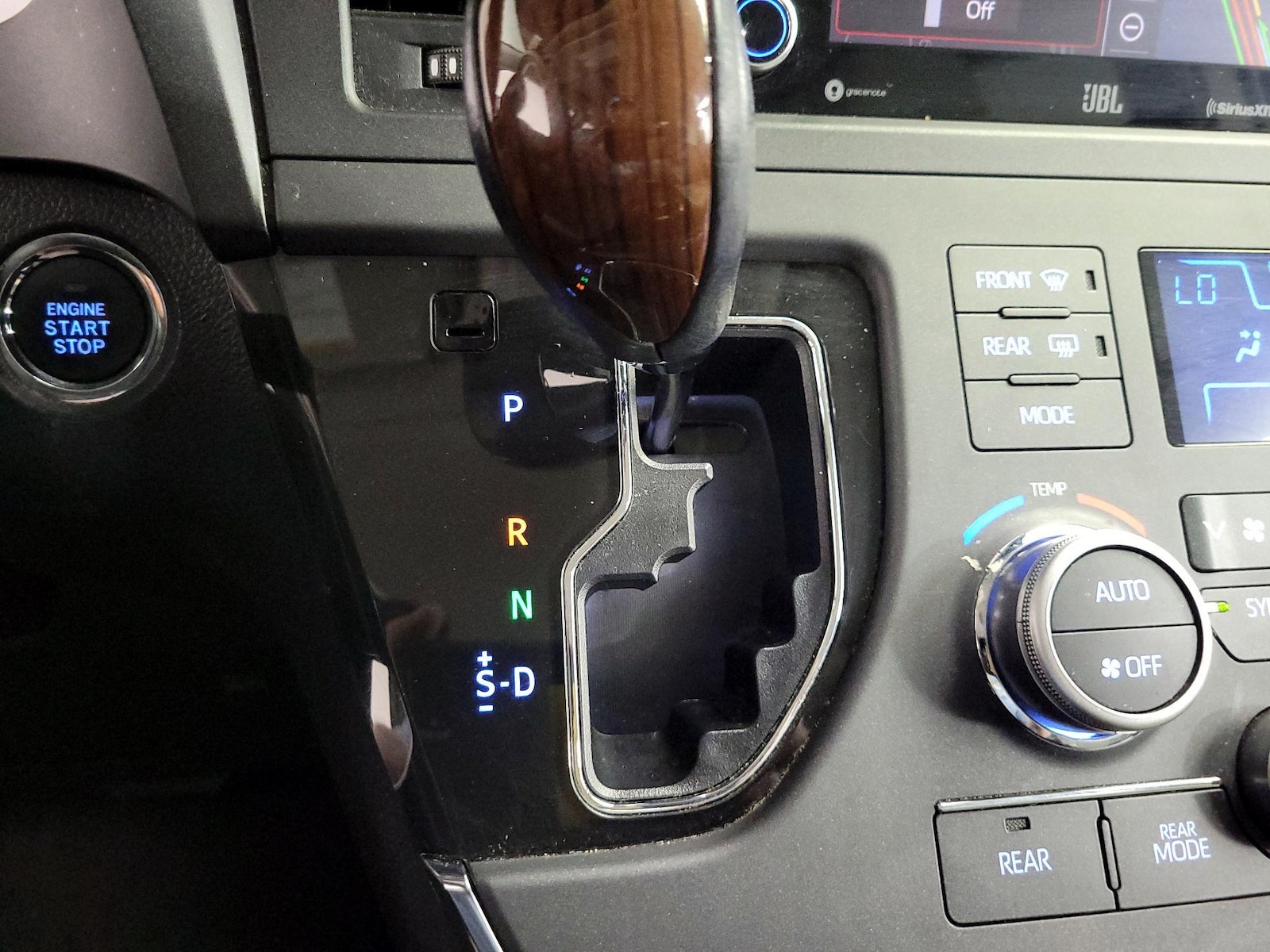 2019 Toyota Sienna Limited Premium - Photo 19