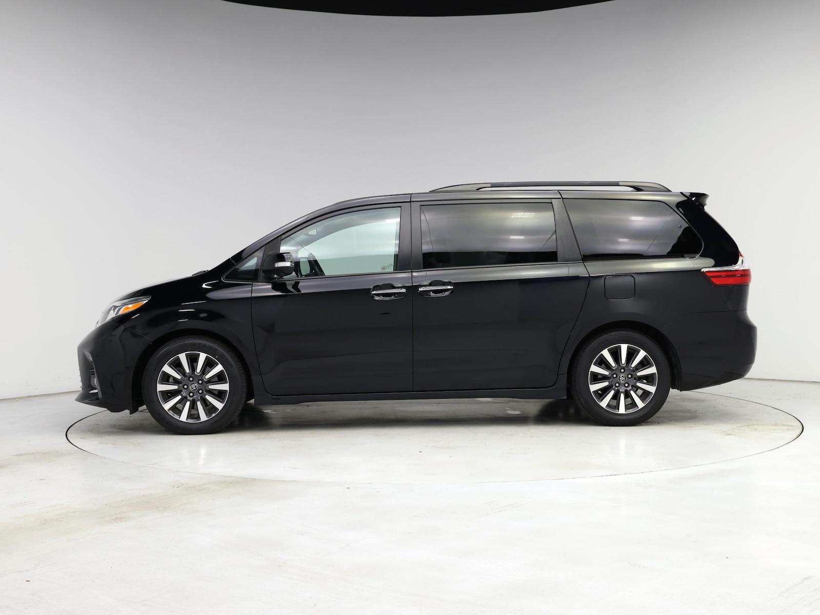 2019 Toyota Sienna Limited Premium - Photo 4