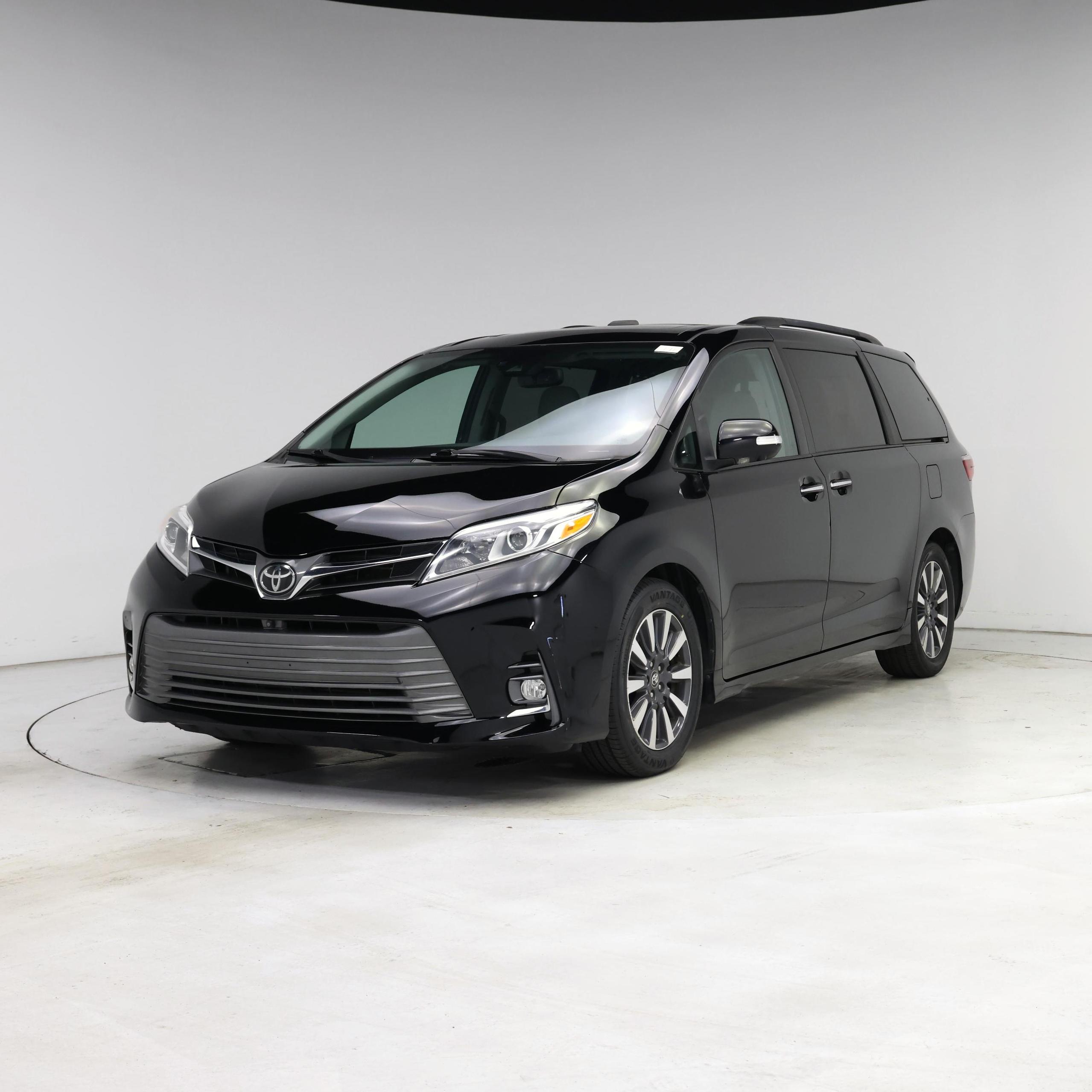 Thumbnail: 2019 Toyota Sienna - 4