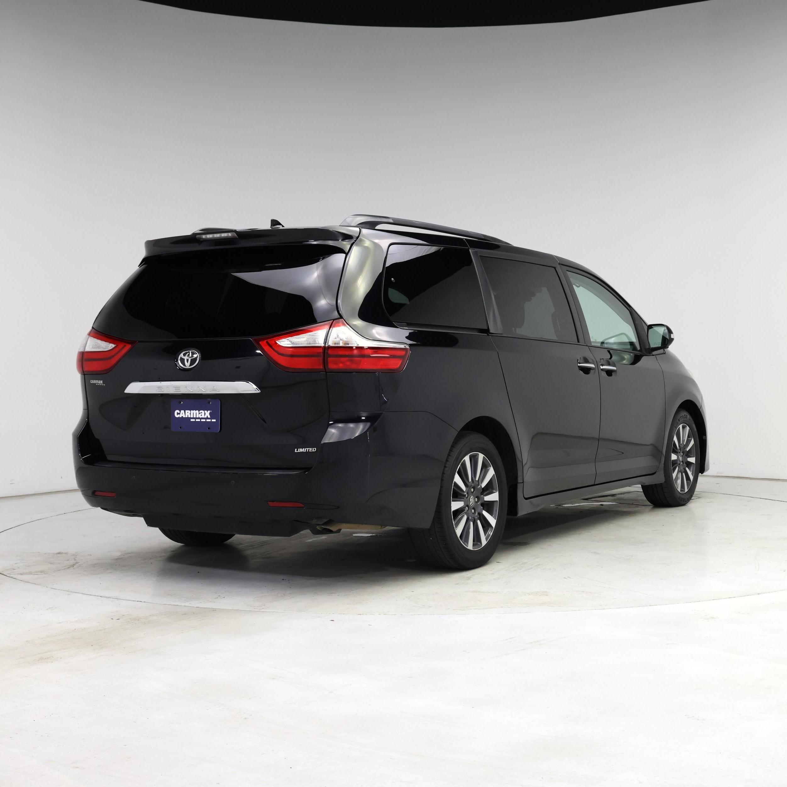 Thumbnail: 2019 Toyota Sienna - 8