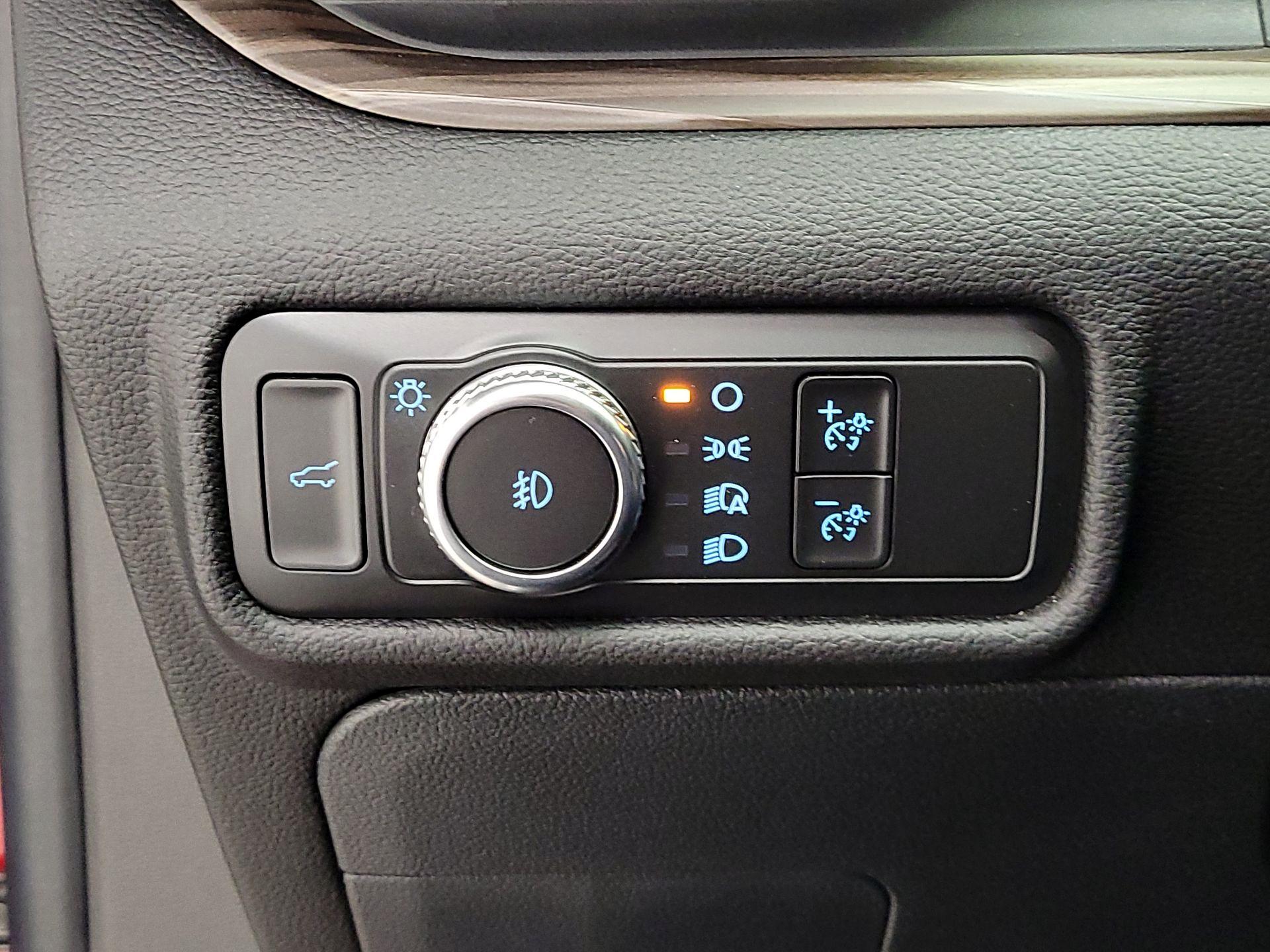 Thumbnail: 2021 Ford Explorer - 13