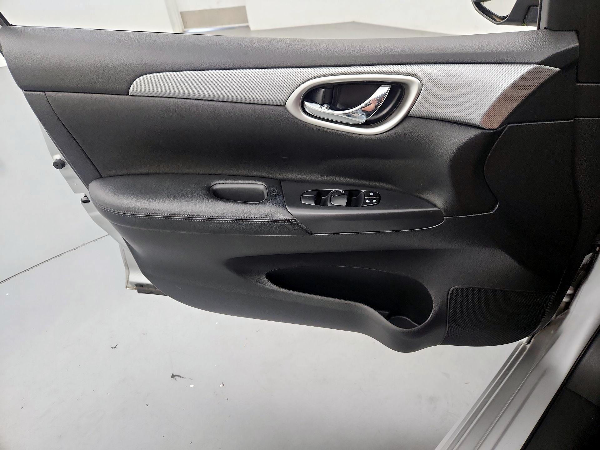 Thumbnail: 2014 Nissan Sentra - 12