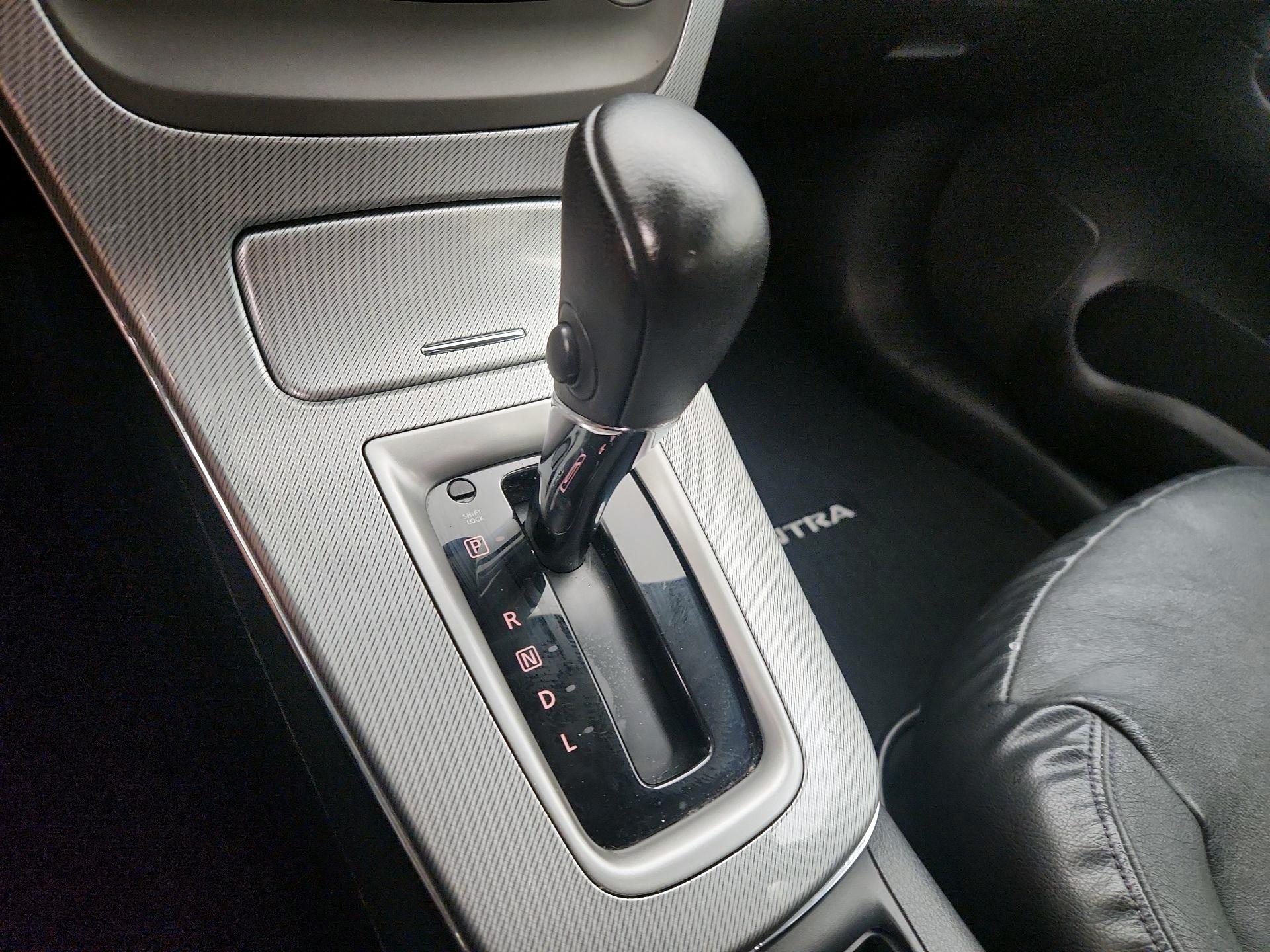 Thumbnail: 2014 Nissan Sentra - 16