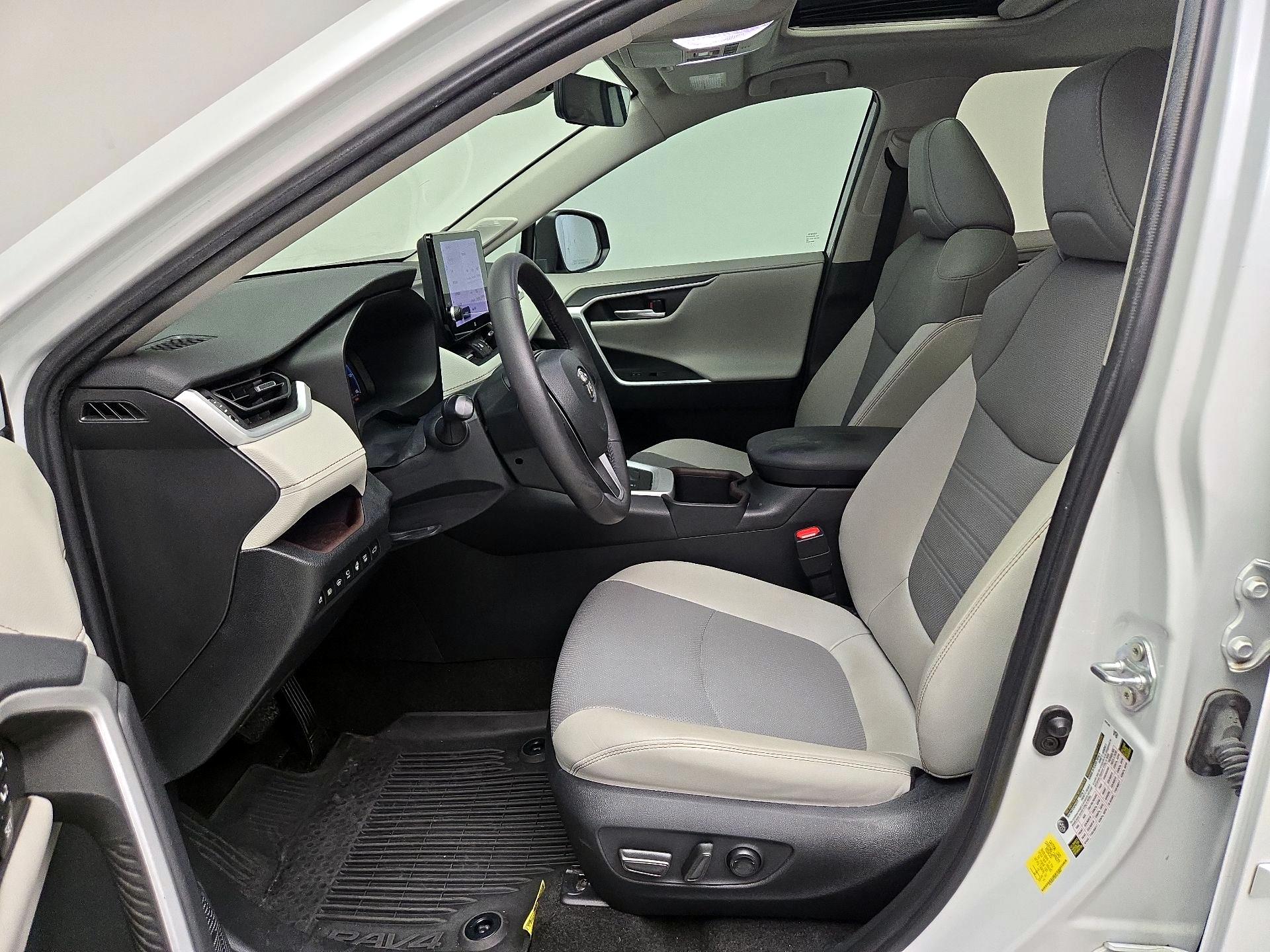 Thumbnail: 2023 Toyota RAV4 - 11