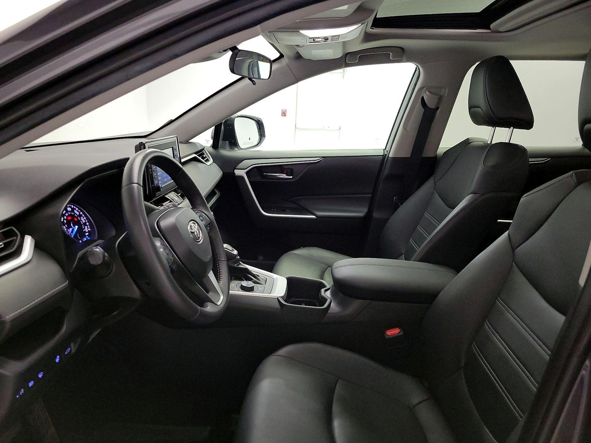 Thumbnail: 2022 Toyota RAV4 - 11