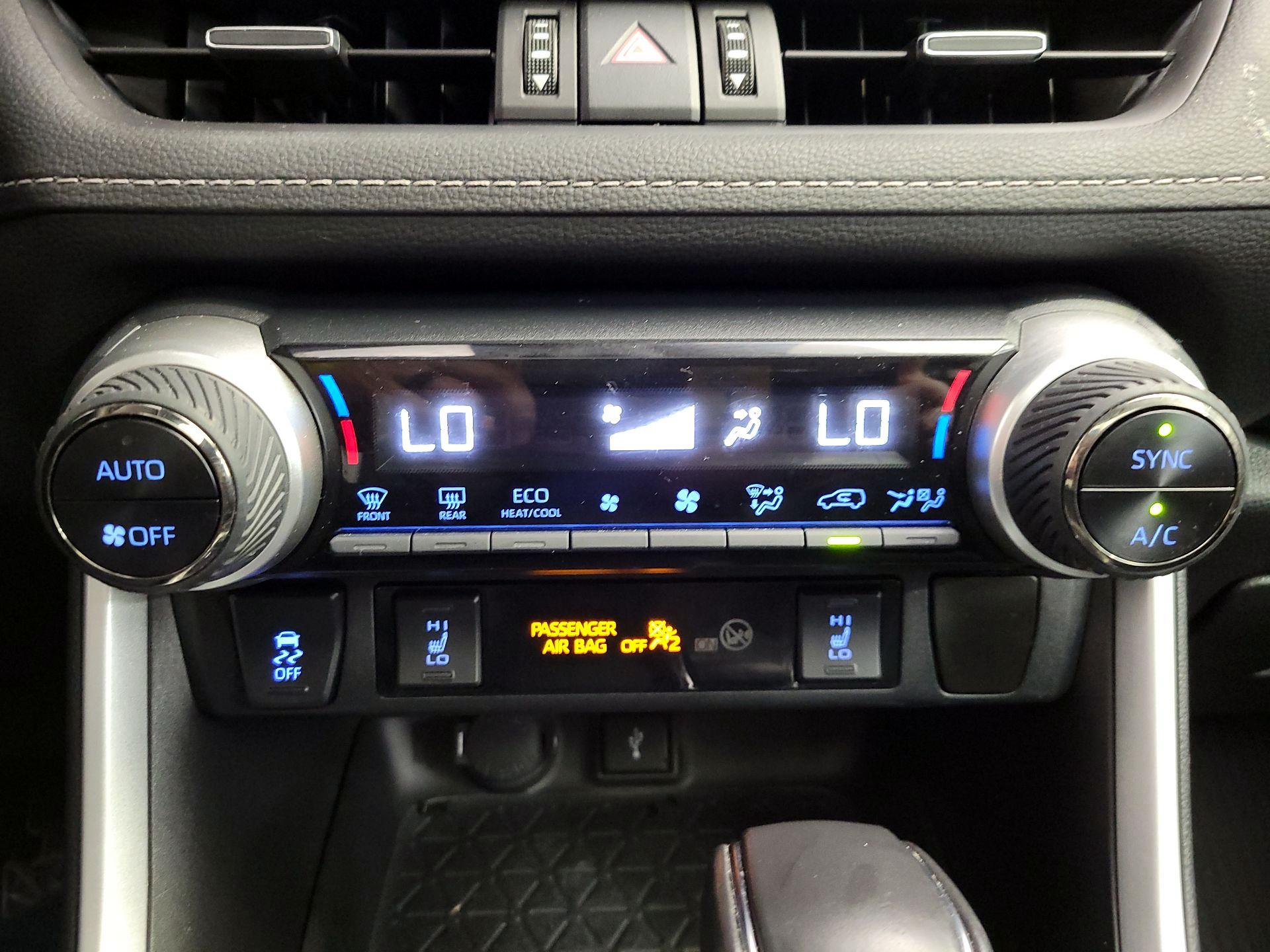 Thumbnail: 2022 Toyota RAV4 - 16