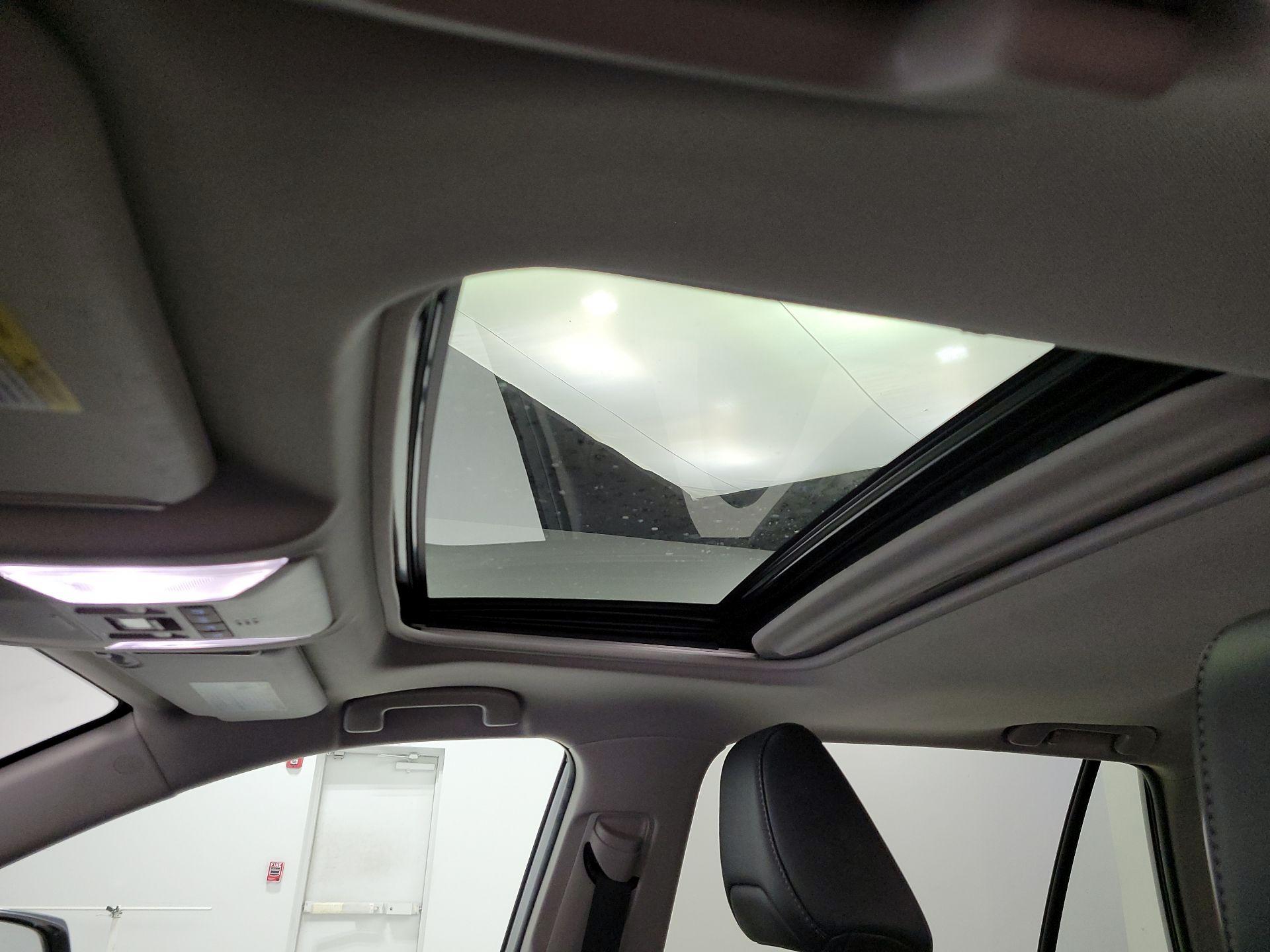 Thumbnail: 2022 Toyota RAV4 - 19