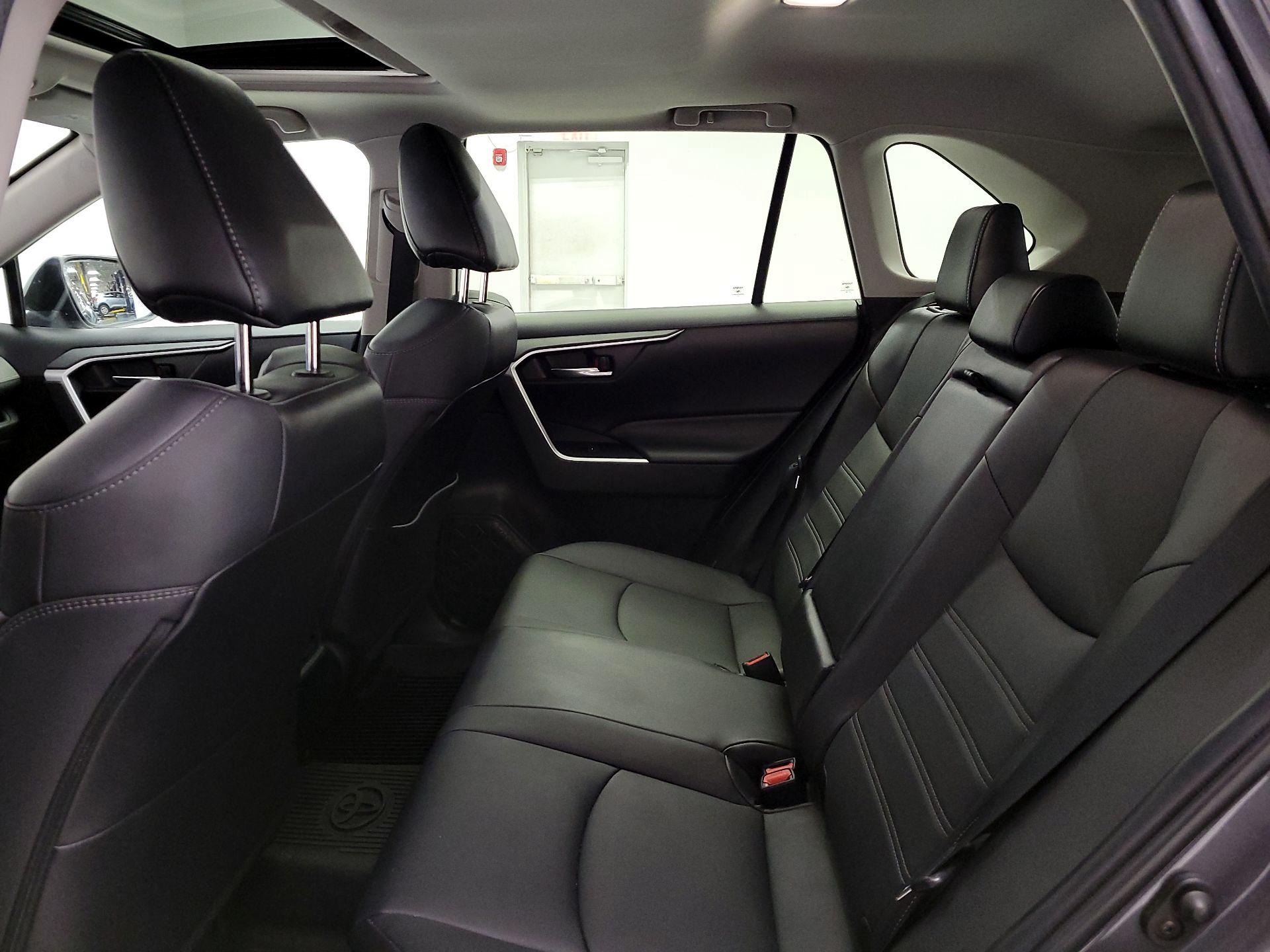 Thumbnail: 2022 Toyota RAV4 - 20