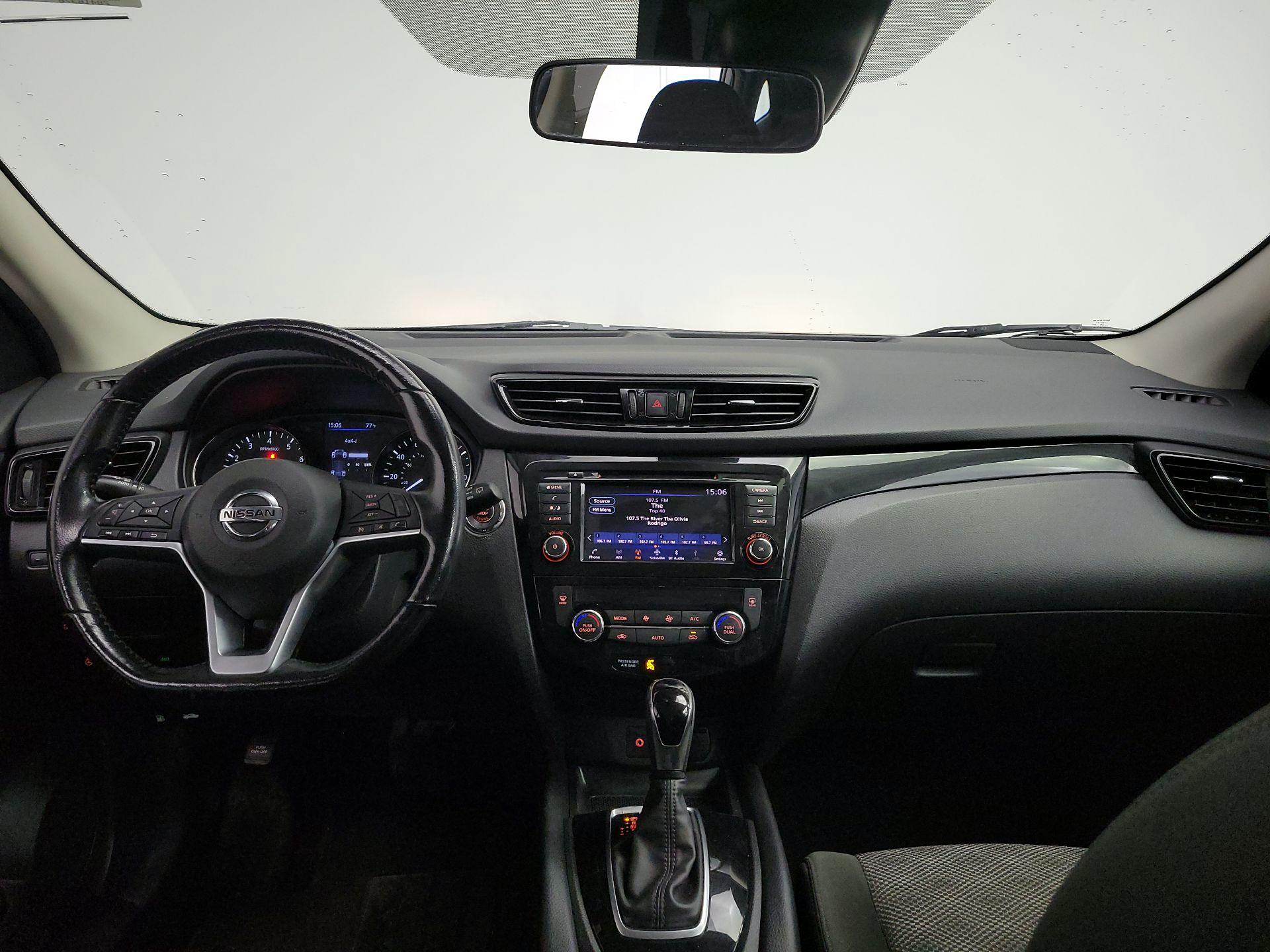 Thumbnail: 2021 Nissan Rogue Sport - 9