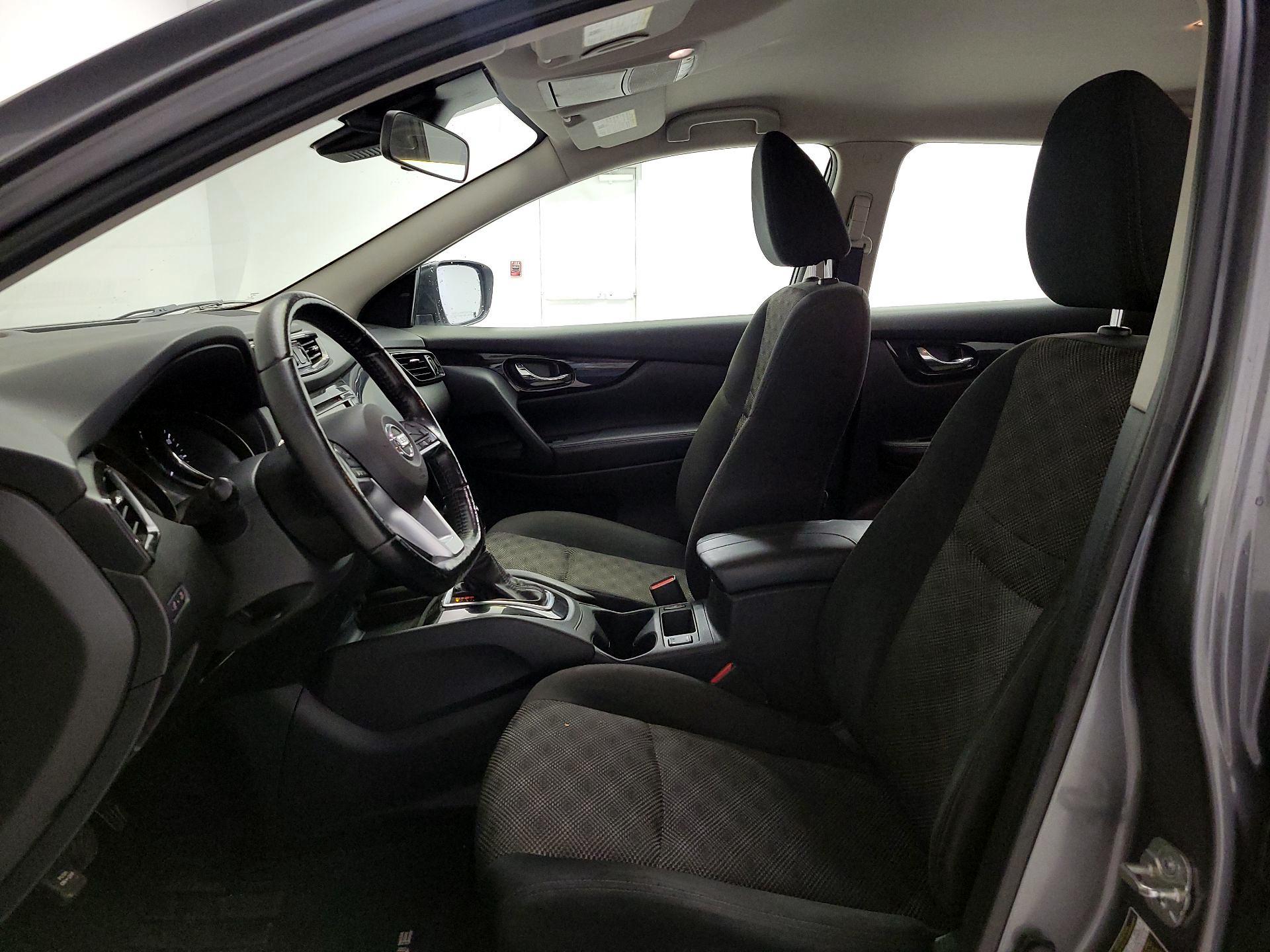 Thumbnail: 2021 Nissan Rogue Sport - 11