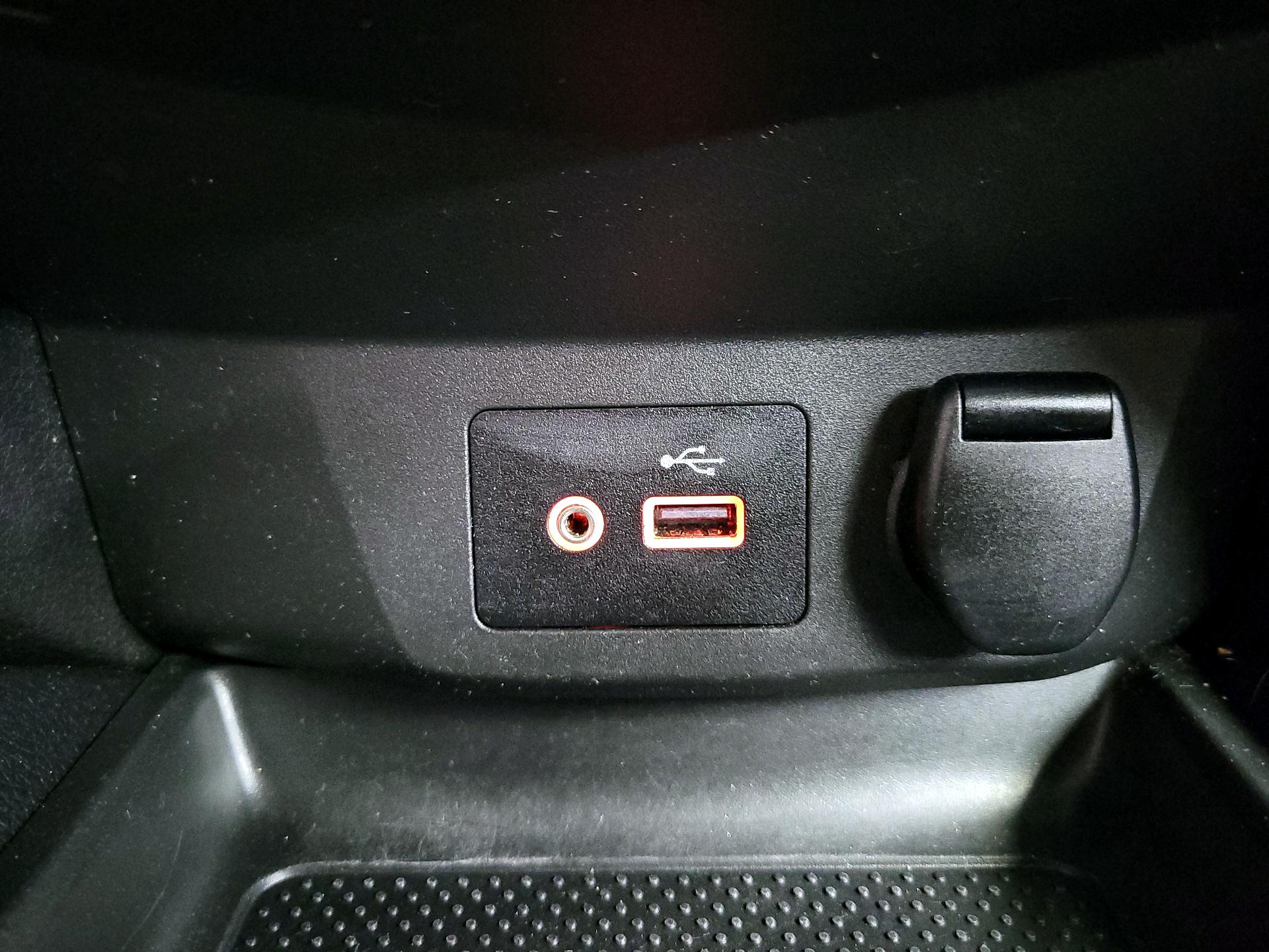 Thumbnail: 2021 Nissan Rogue Sport - 18