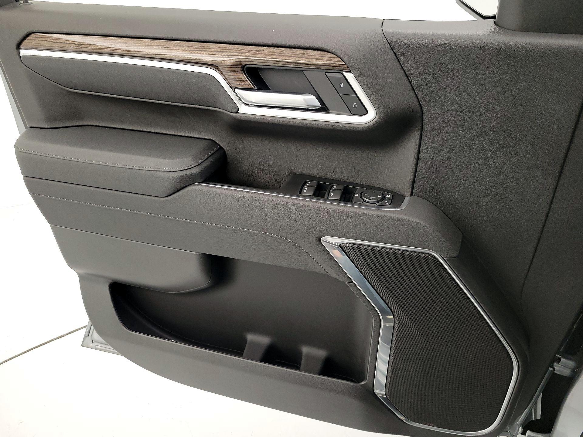 Thumbnail: 2026 Chevrolet Silverado 1500 - 12