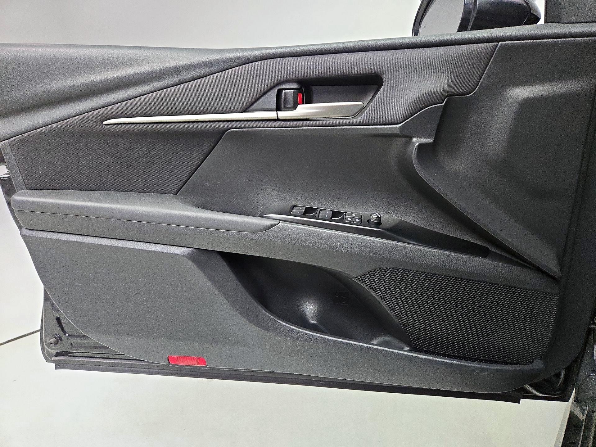 Thumbnail: 2025 Toyota Camry - 12