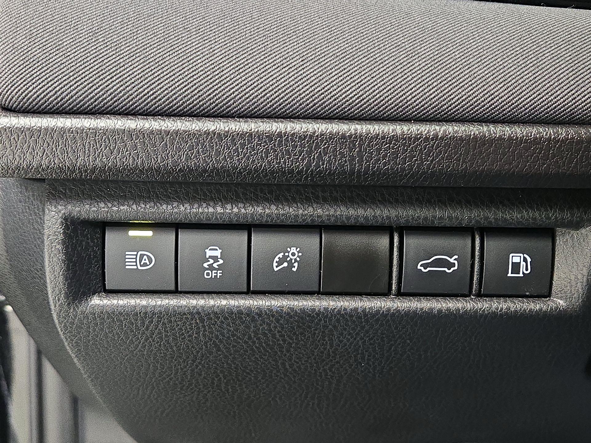 Thumbnail: 2025 Toyota Camry - 13