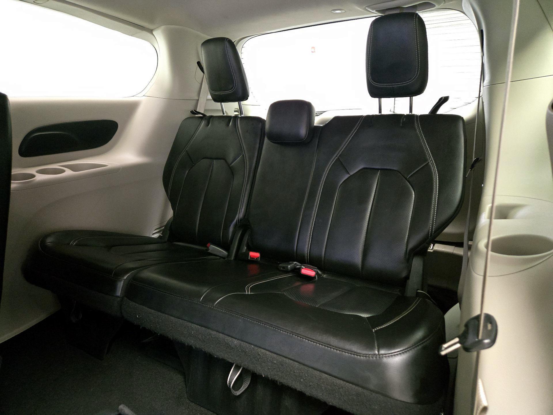 Thumbnail: 2023 Chrysler Pacifica - 20