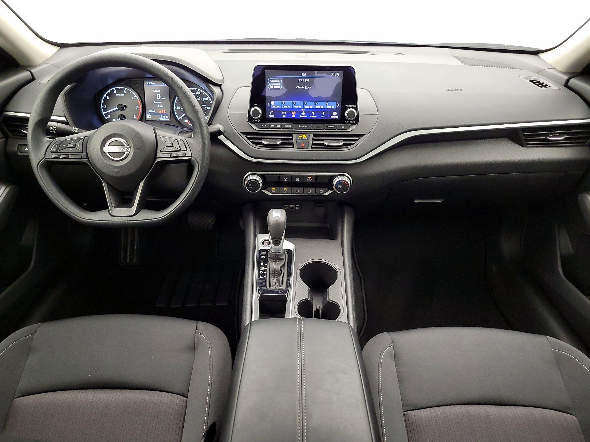 Thumbnail: 2025 Nissan Altima - 9