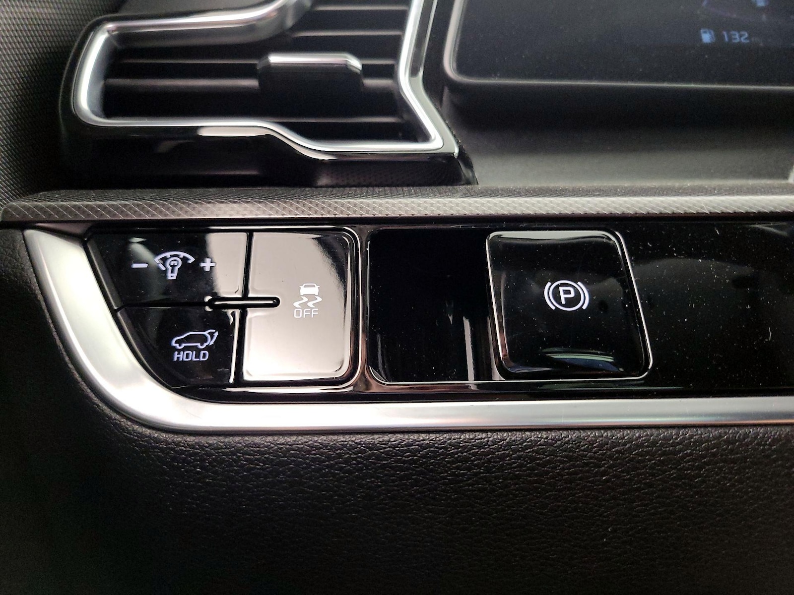 2024 Kia Sportage SX - Photo 14