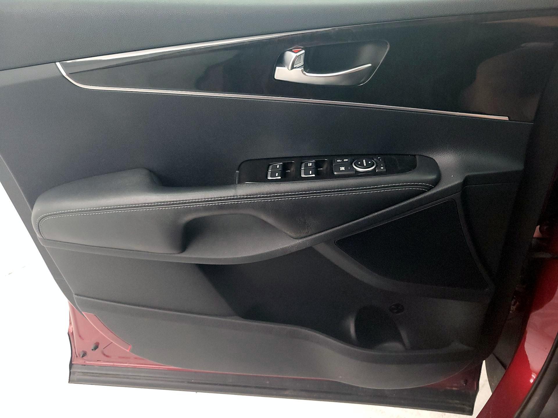 Thumbnail: 2016 Kia Sorento - 12