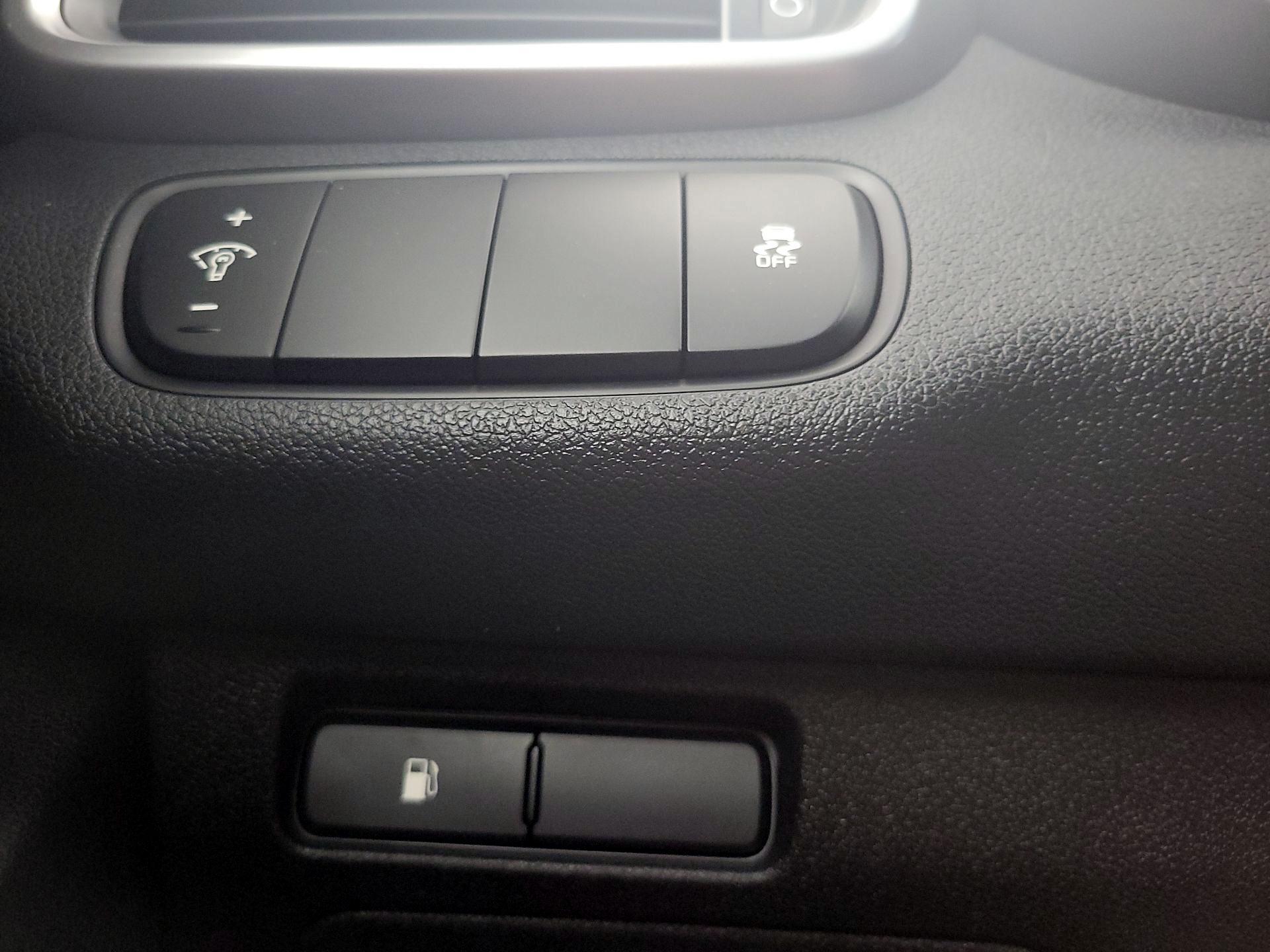 Thumbnail: 2016 Kia Sorento - 13