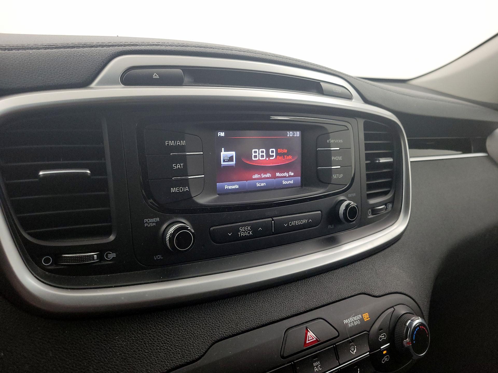 Thumbnail: 2016 Kia Sorento - 15