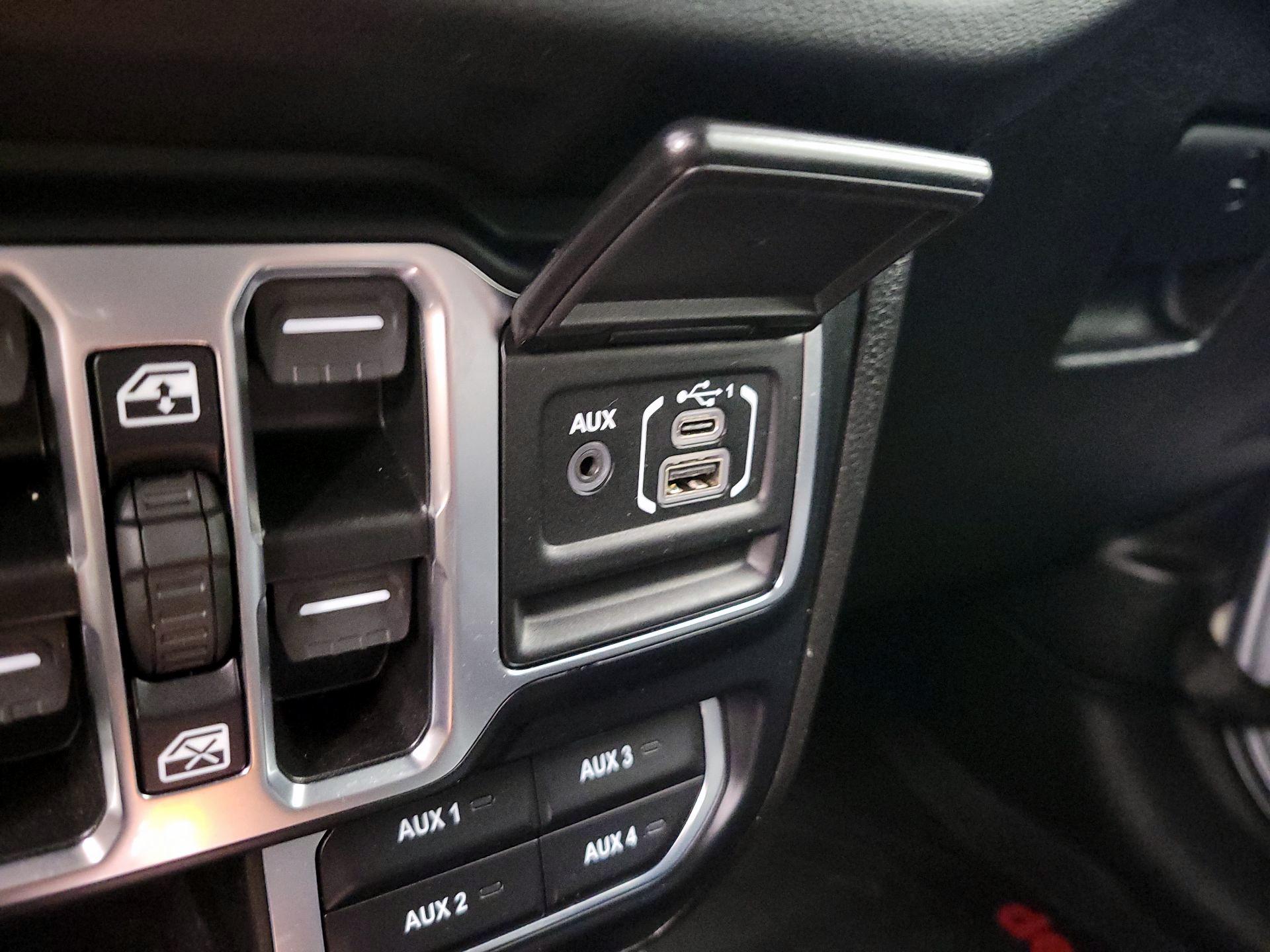 Thumbnail: 2024 Jeep Wrangler - 19